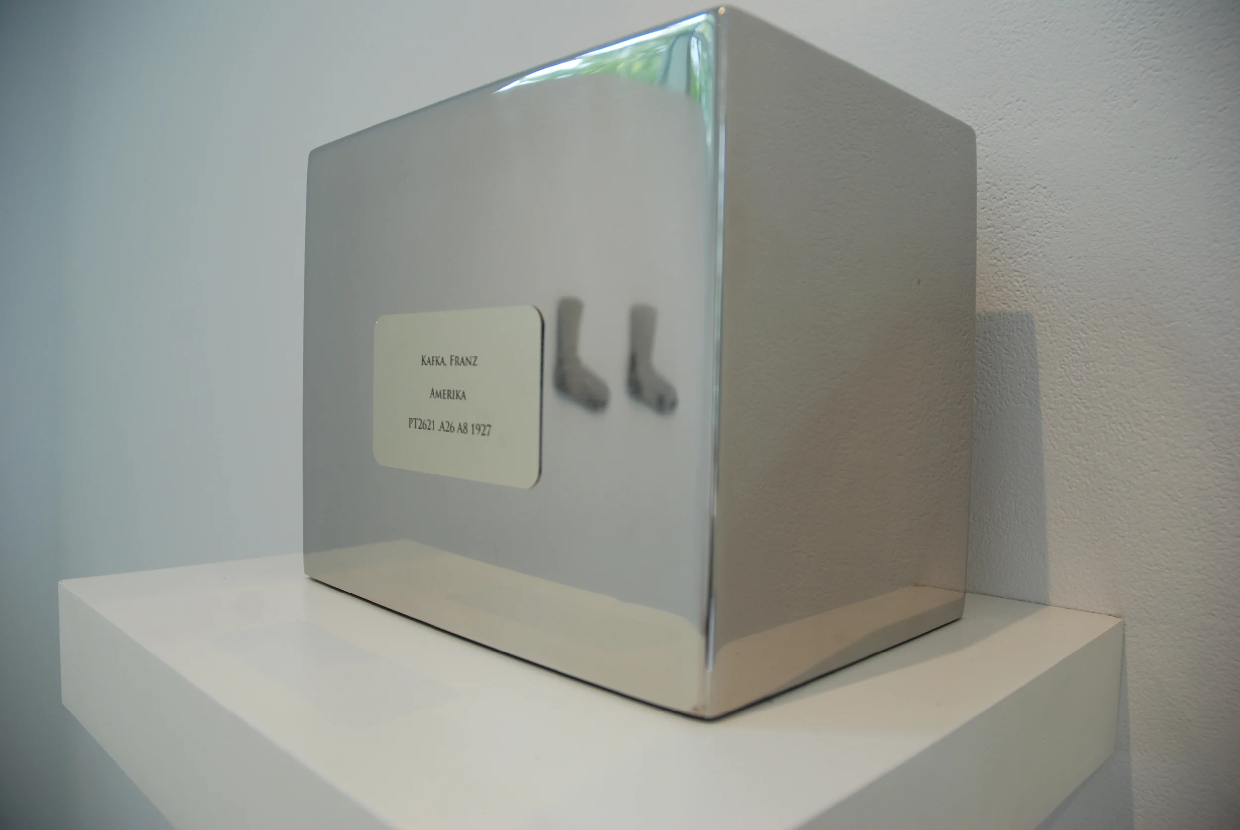  Lee Henderson, Refinement Pavillion (Franz Kafka,  Amerika ) 