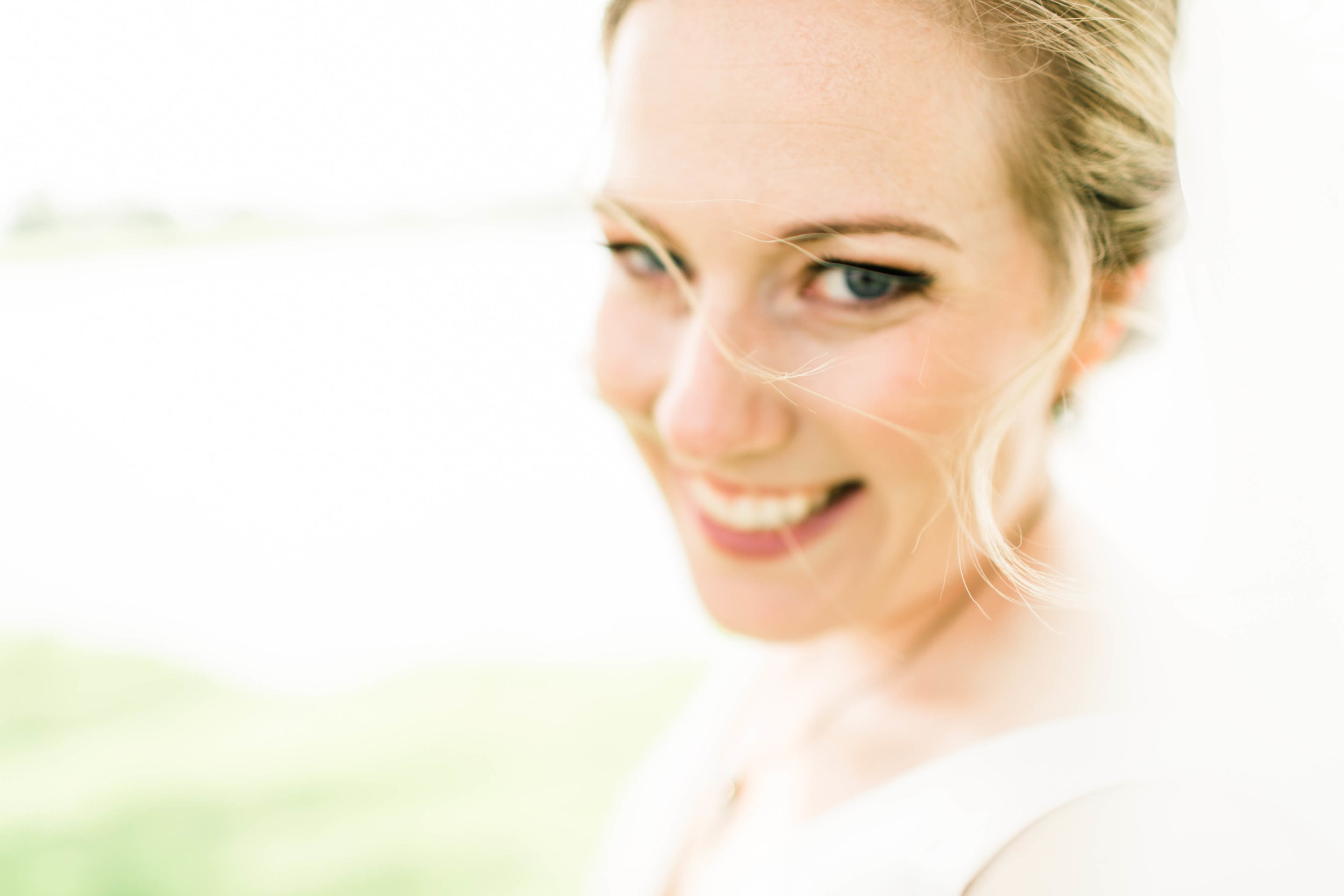 ElegantGolfCourseWeddingMaydenPhotographyBridalPortrait