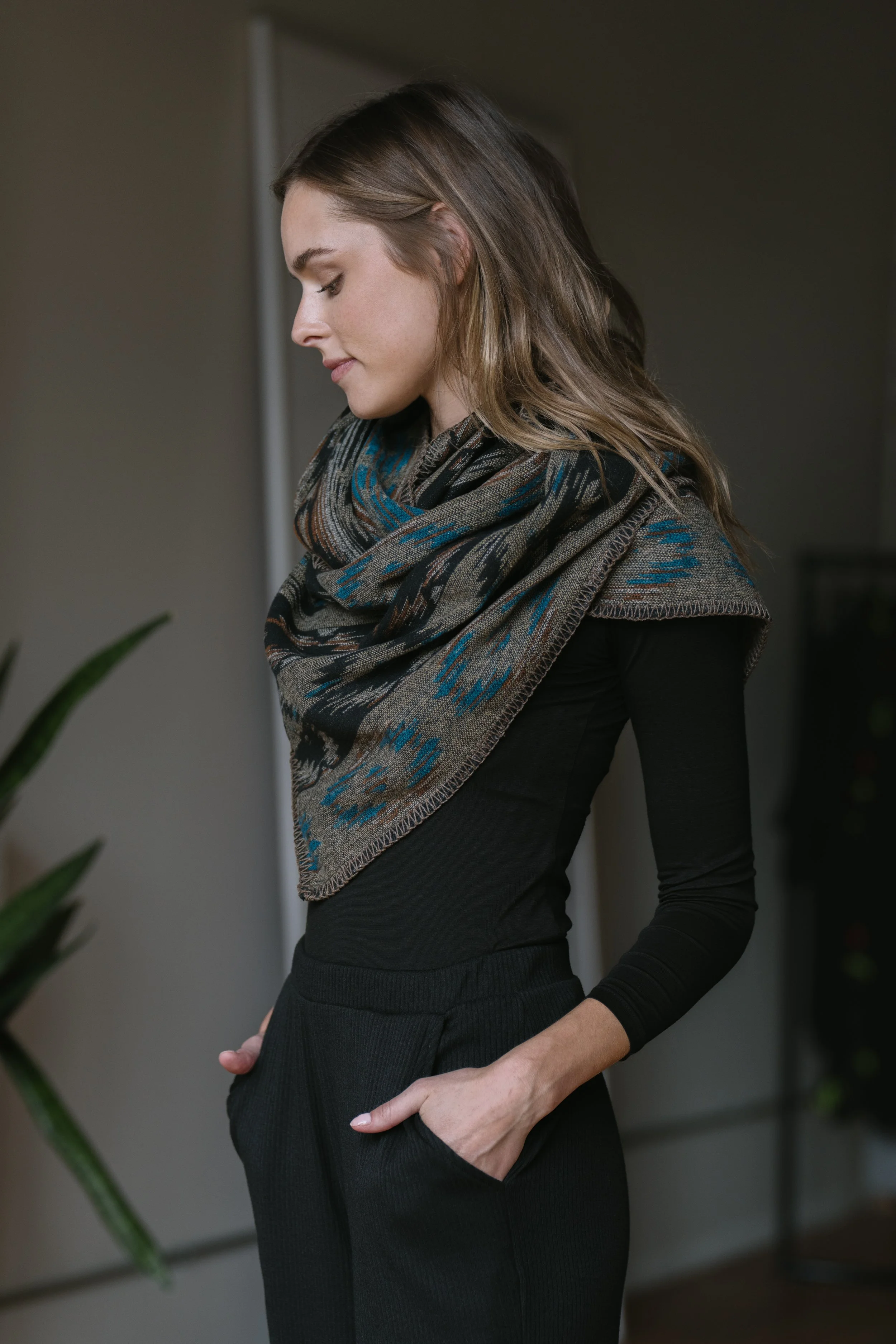 WINGED SCARF VIA sophiareyes.com