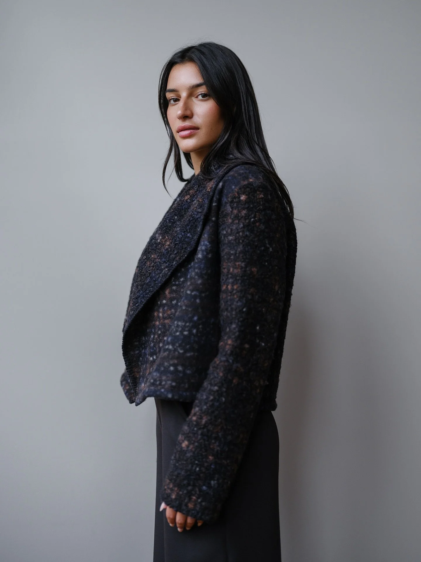 🍂Current favorite: the Boucle Jacket/Blazer that keeps selling out 💨 We have a few left before we reset for preorder. There will be a short wait as we wait for more fabric to come in.  Available in xs/s and m/l. Made in Chicago. 

Photos @naanod.jp