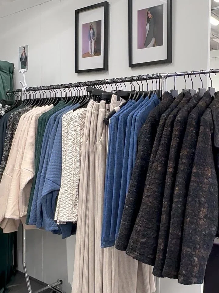 💫 🦄One for the books @ooakchicago! Swipe for the recap! 
Thank you so much for coming by and shopping small and local. We love seeing you start the holiday season with so much joy and spirit. 
 
Special thanks and love to @safoxx915 for coming on b