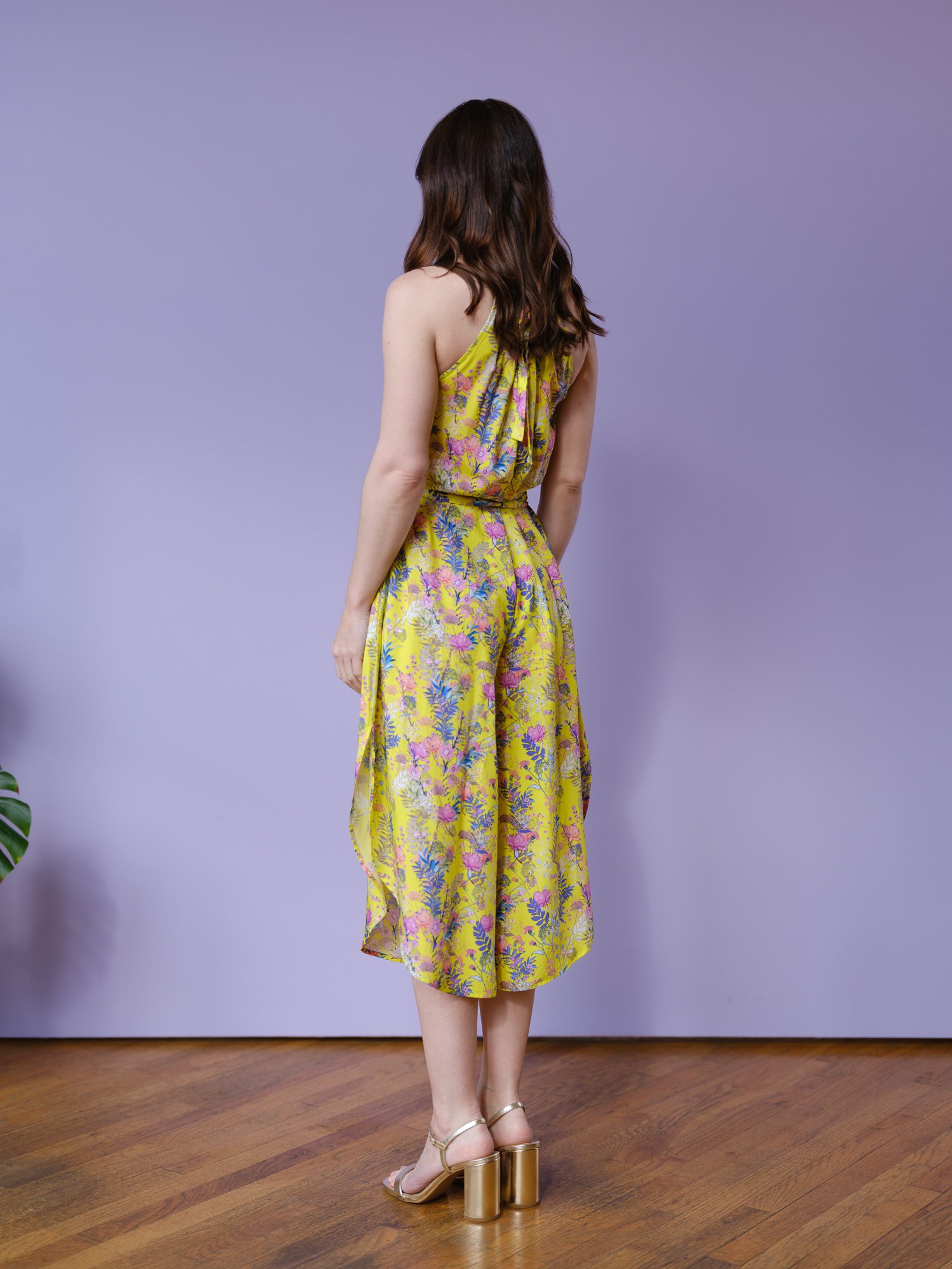 yellow jumpsuit via sophiareyes.com