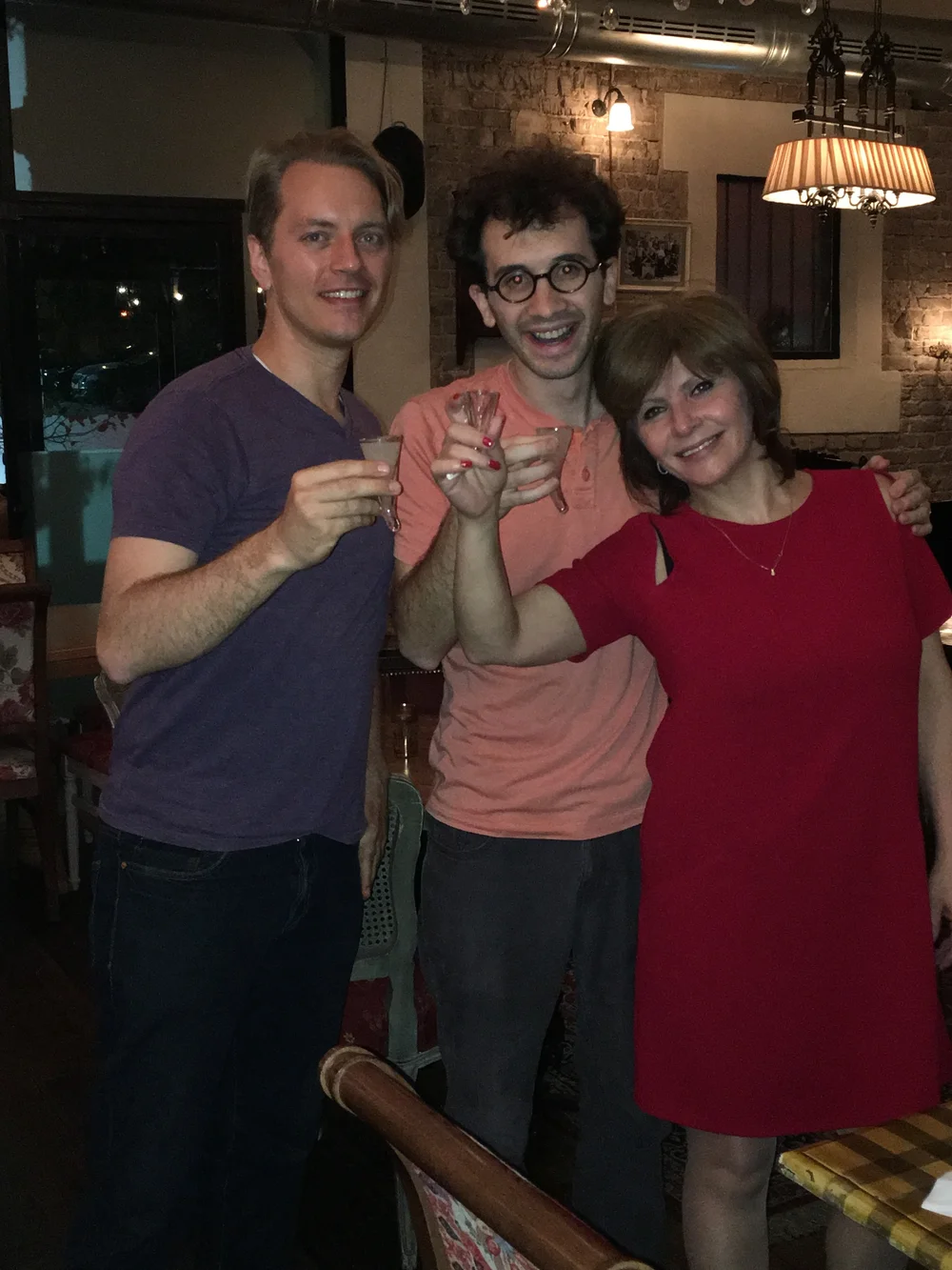  The owner greeted us and even offered free drinks (we opted for lemonade). 