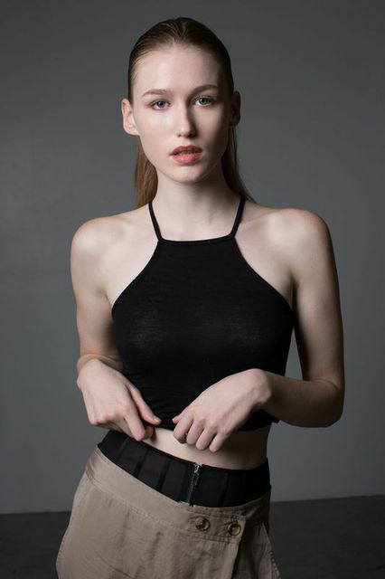 model BROOKE ABRAM photographer BONNIE NICHOALDS mua MICHAEL NETTER / KYSHA MARIE hair stylist CRE styled by NIK