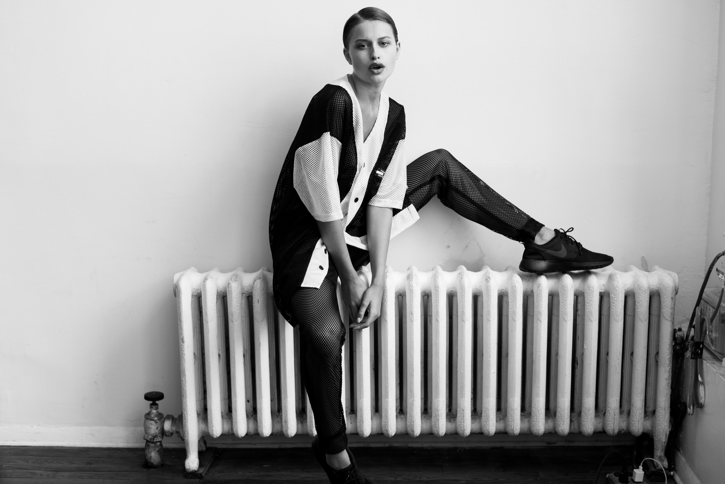 model LEXI WOOD photographer BONNIE NICHOALDS styled by NIK