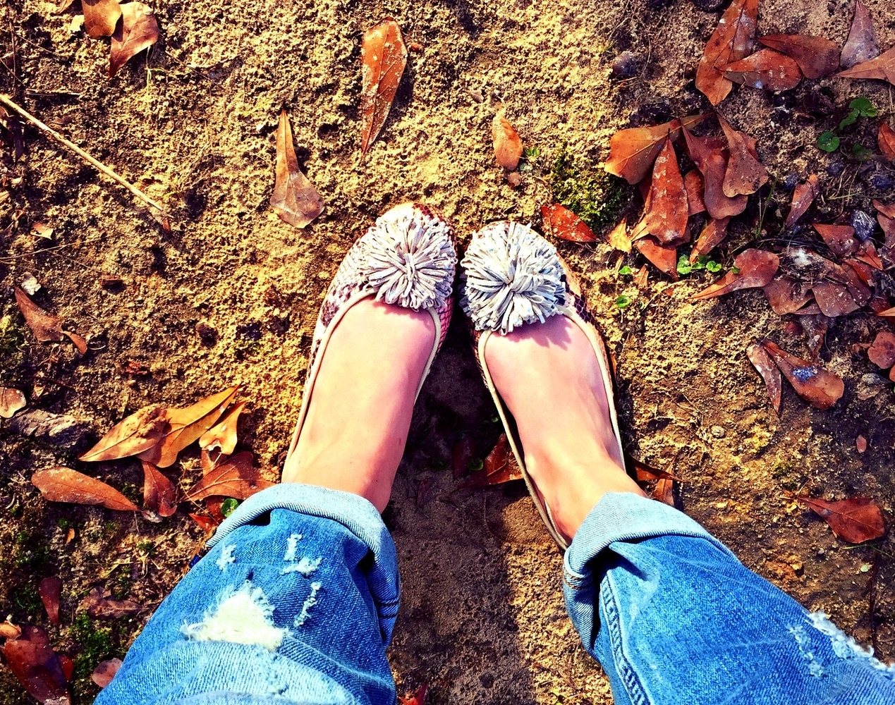 Such cute and comfy flats!! Love these by Andrew Gellar