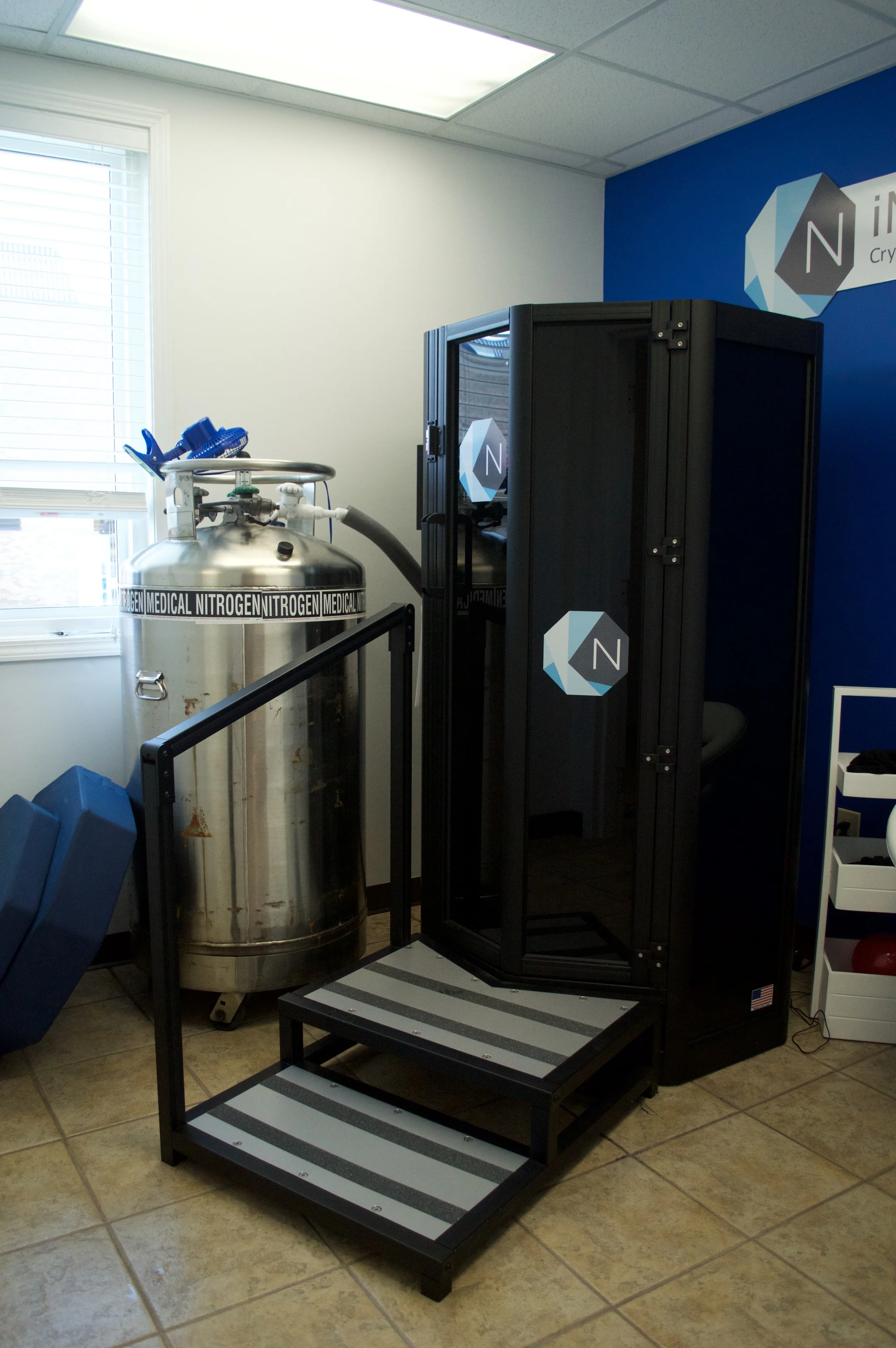 This is the Chamber. Not too intimidating until you look at the ice/frost on the nitrogen tank!!