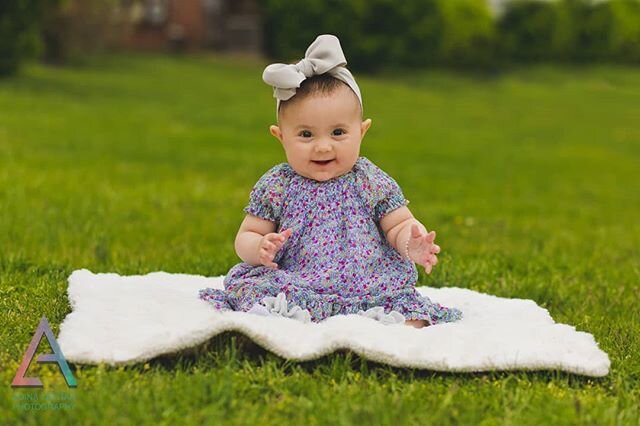 Happy little girl!
#babiesofinstagram #babygirl #flowergirl #naturallightphotography #naturallight #baltimorephotography #baltimorephotographer #towsonphotography #owingsmillsphotographer #owingsmills #owingsmillsphotography #headbands #bigbow #flowe