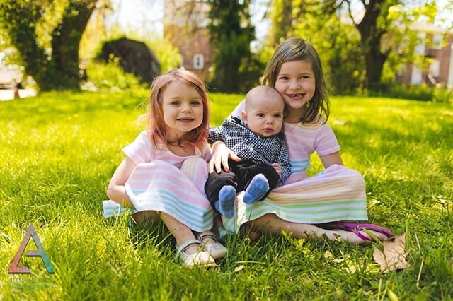 This cute crew!
#naturallightphotography #nature #naturallight #familyphotography #familyportraits #familyphotoshoot #familyvibes #siblings #baltimorephotography #baltimorephotographer #owingsmillsphotographer #owingsmills #towsonphotography #marylan