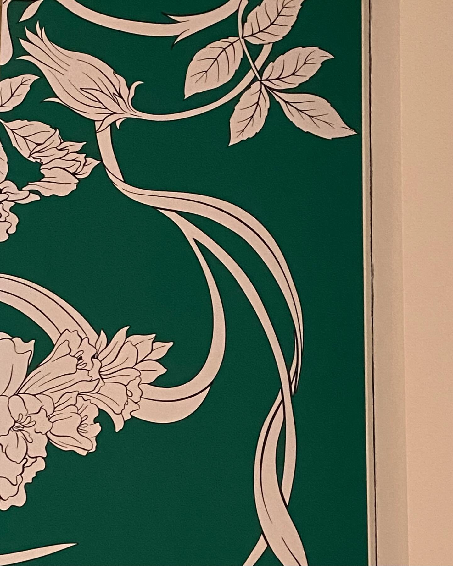 Currently obsessed with green&hellip; some recent #inspo that caught my eye.  Have a great day!  #artistlife #colorist #arteverywhere #alwaysbesweet