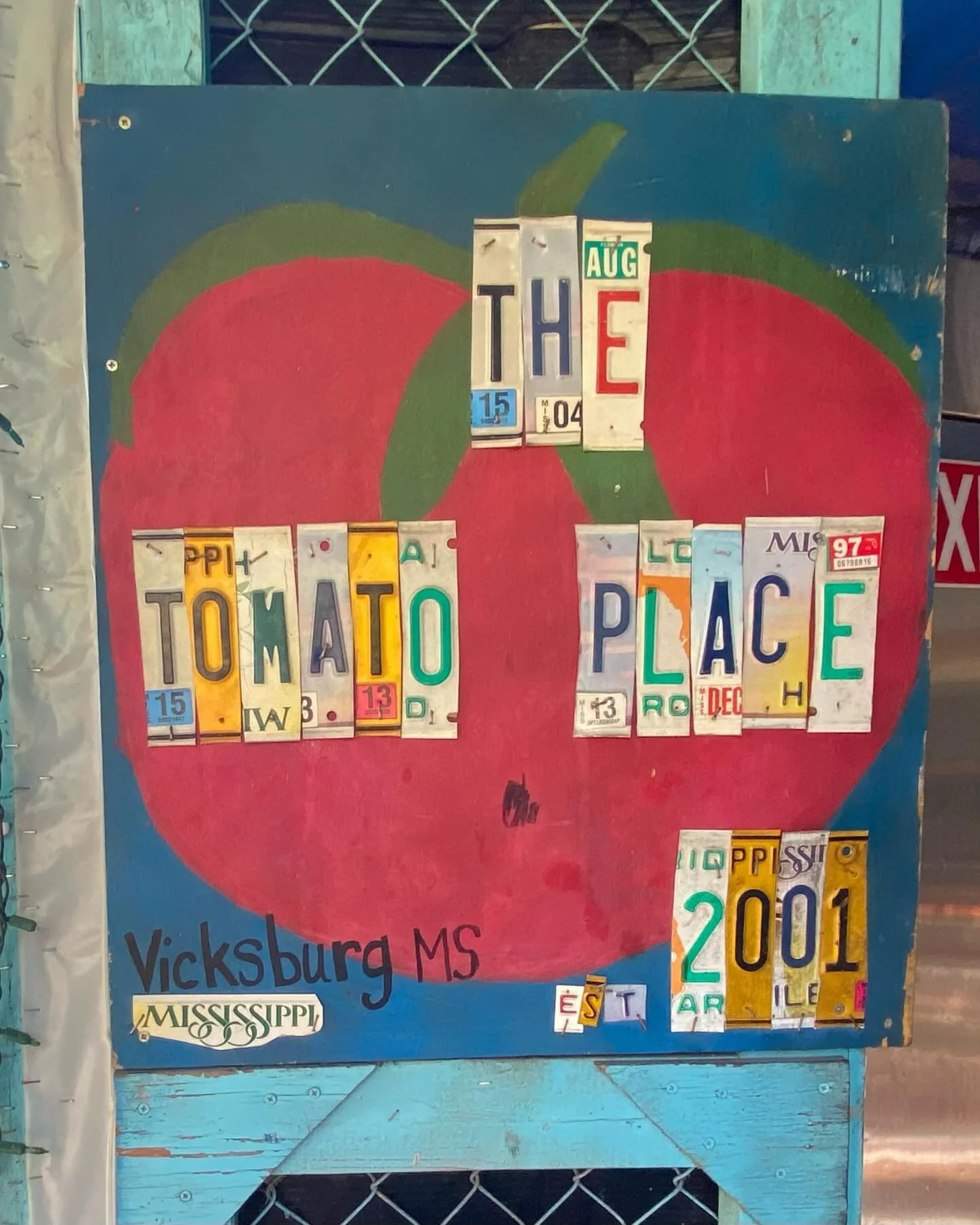 Inspo from the road&hellip; just south of I-20 in Vicksburg, MS you&rsquo;ll find a kitschy tomato stand with quirky decor, loads of plants, southern hospitality, and the best fried green tomato BLT you&rsquo;ll ever taste.  Homemade Koby&rsquo;s hot