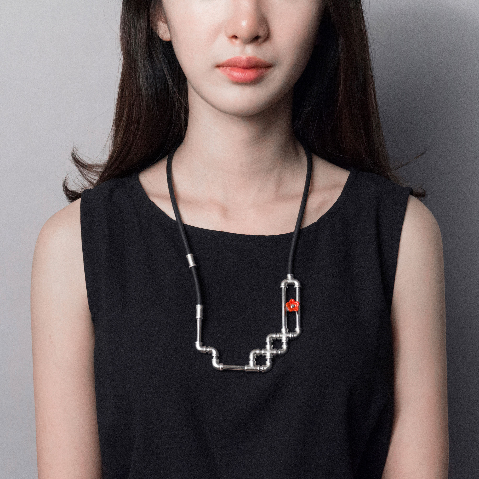 JINA_SEO_TwoSquareNecklace_2015_Model.jpg