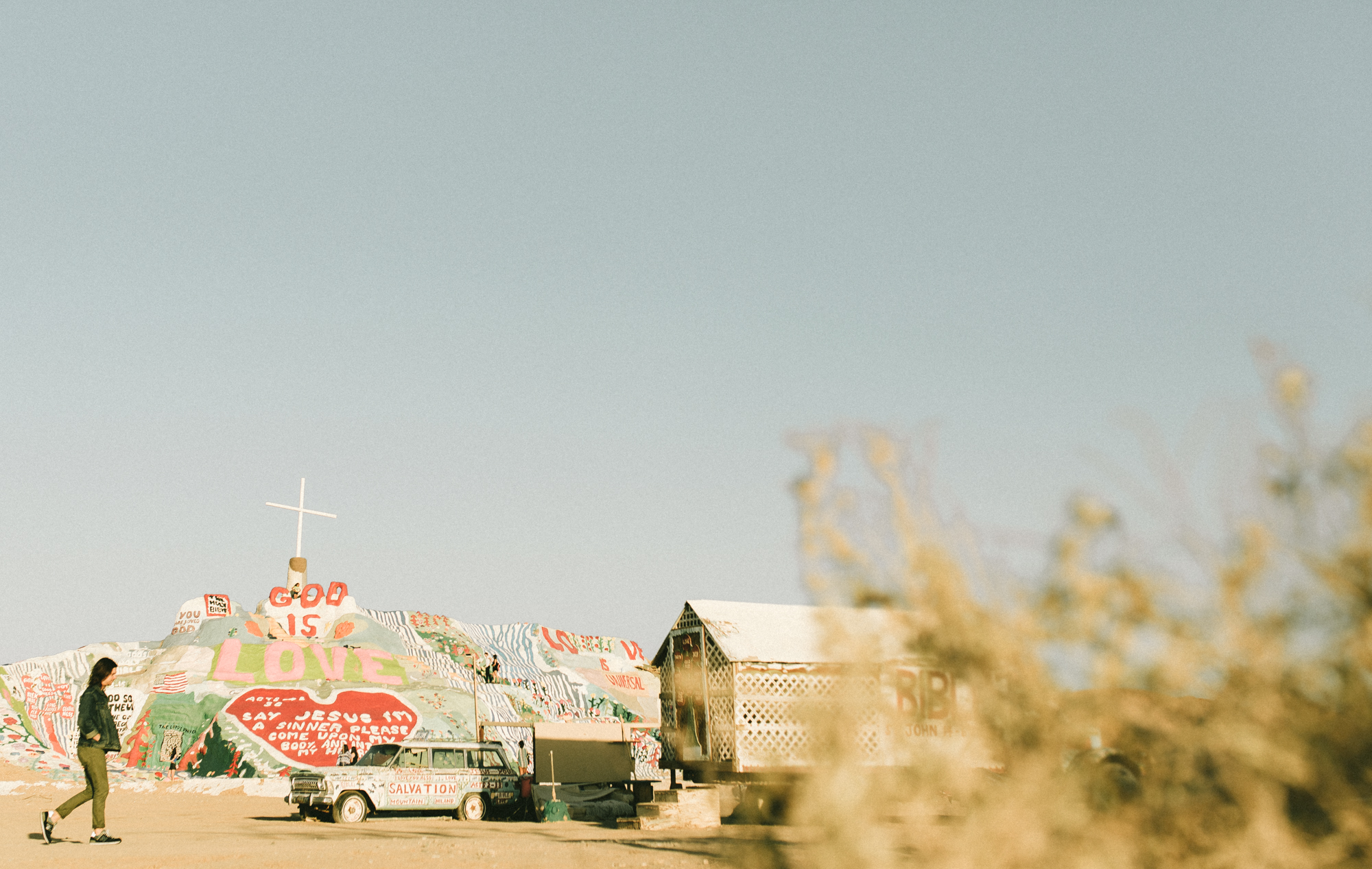 Isaiah & Taylor Photography - Los Angeles - Destination Wedding Photographers - Salvation Mountain, Indo California Desert Engagement-3.jpg