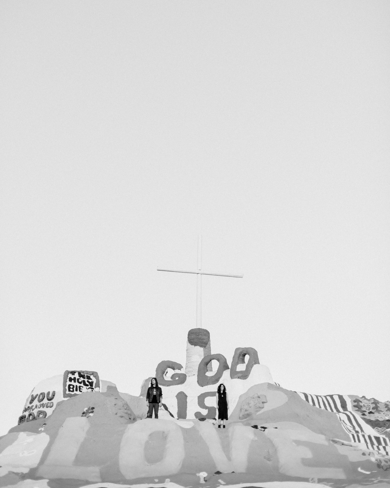 Isaiah & Taylor Photography - Los Angeles - Destination Wedding Photographers - Salvation Mountain, Indo California Desert Engagement-24.jpg