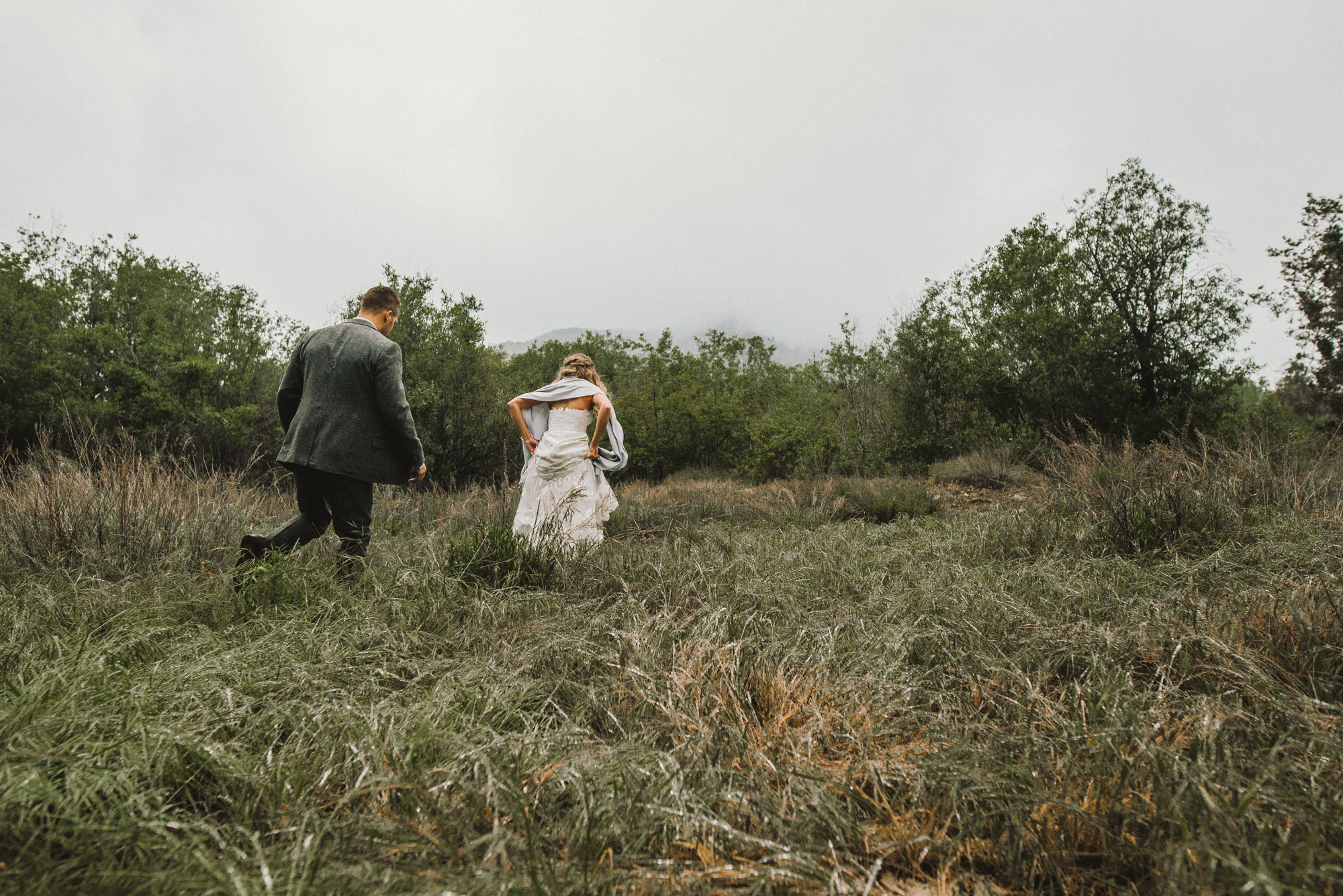 Isaiah & Taylor Photography - Los Angeles - Destination Wedding Photographers - Oak Glen Wilshire Ranch Foggy Forest Wedding-66.jpg