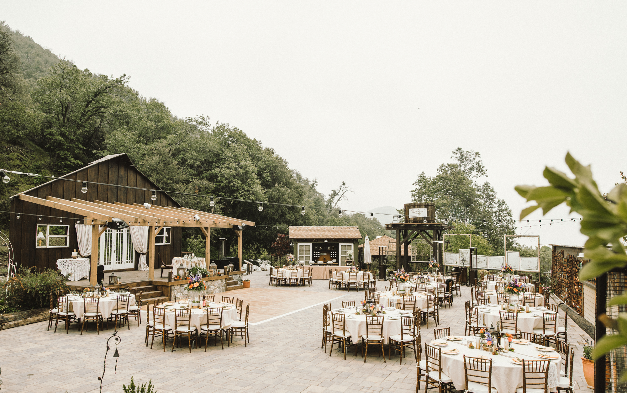 Isaiah & Taylor Photography - Los Angeles - Destination Wedding Photographers - Oak Glen Wilshire Ranch Foggy Forest Wedding-77.jpg