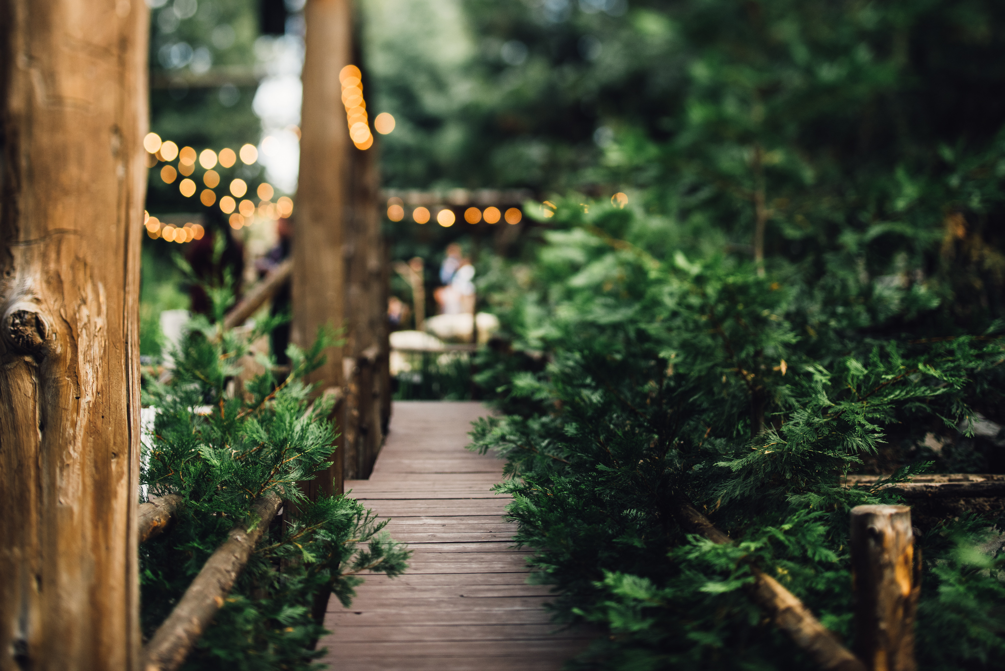 ©Isaiah & Taylor Photography - Pine Rose Cabin - Lake Arrowhead - Los Angeles Wedding Photographer-036.jpg