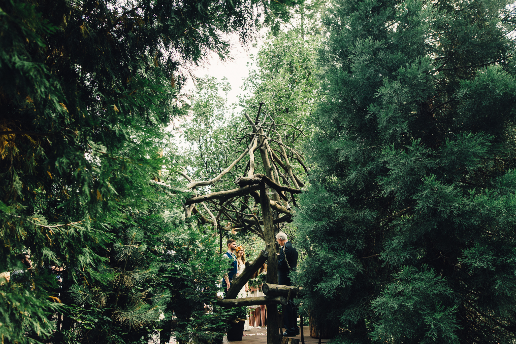 ©Isaiah & Taylor Photography - Pine Rose Cabin - Lake Arrowhead - Los Angeles Wedding Photographer-046.jpg