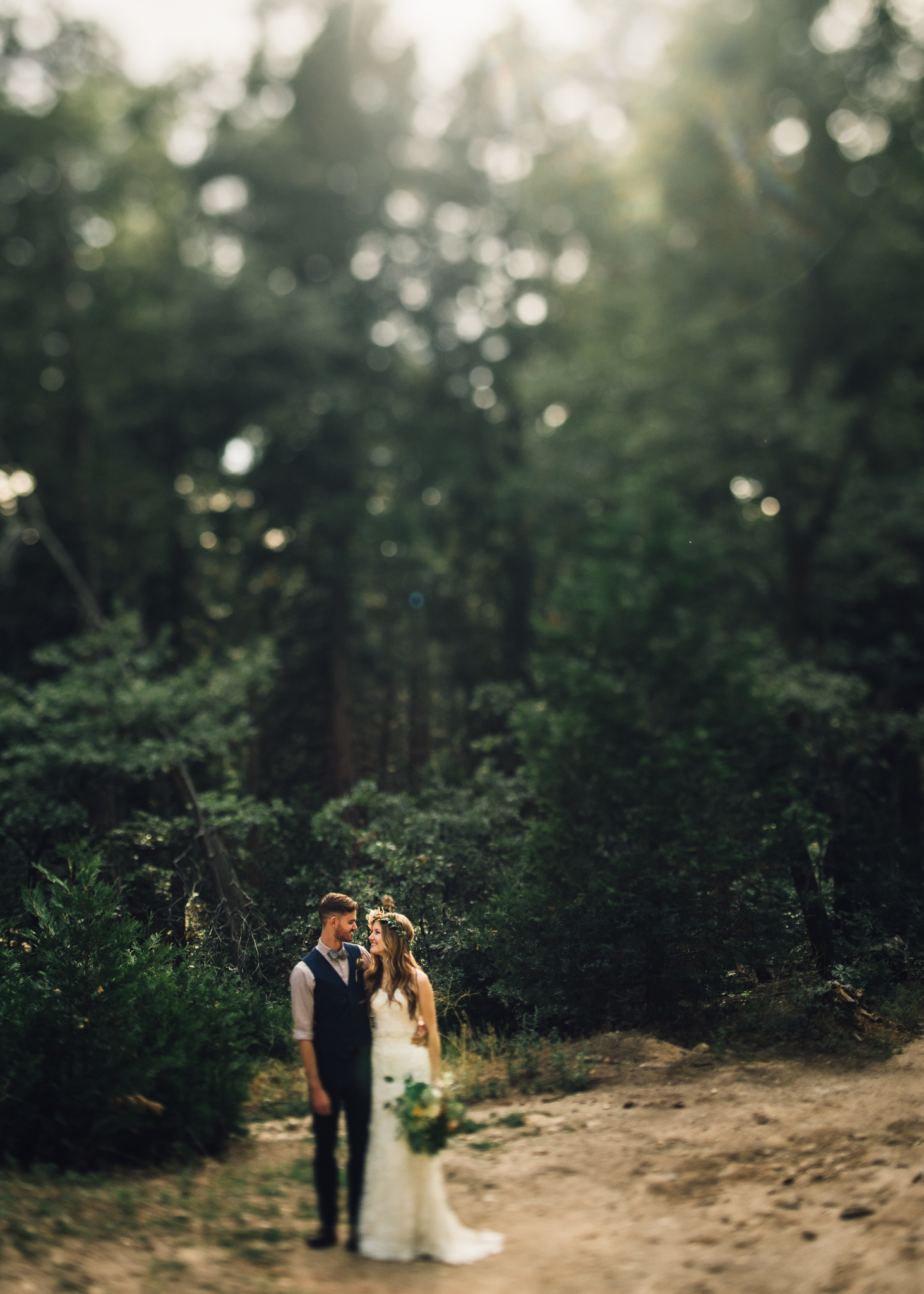 ©Isaiah & Taylor Photography - Pine Rose Cabin - Lake Arrowhead - Los Angeles Wedding Photographer-057.jpg