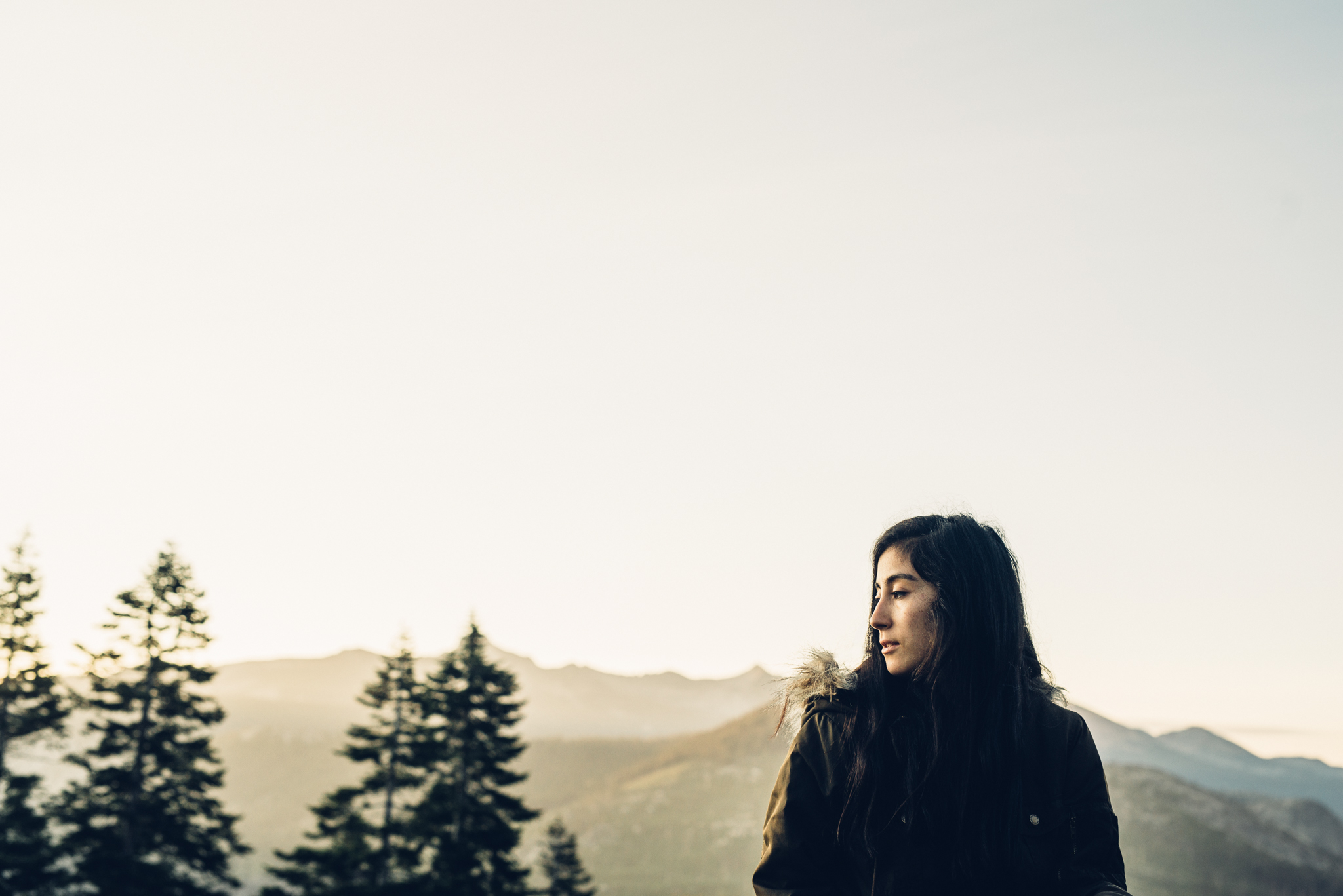 ©Isaiah & Taylor Photography - Los Angeles Destination Wedding Photographer - Yosemite National Park Hiking Adventure Engagement - Glacier Point Sunrise-010.jpg