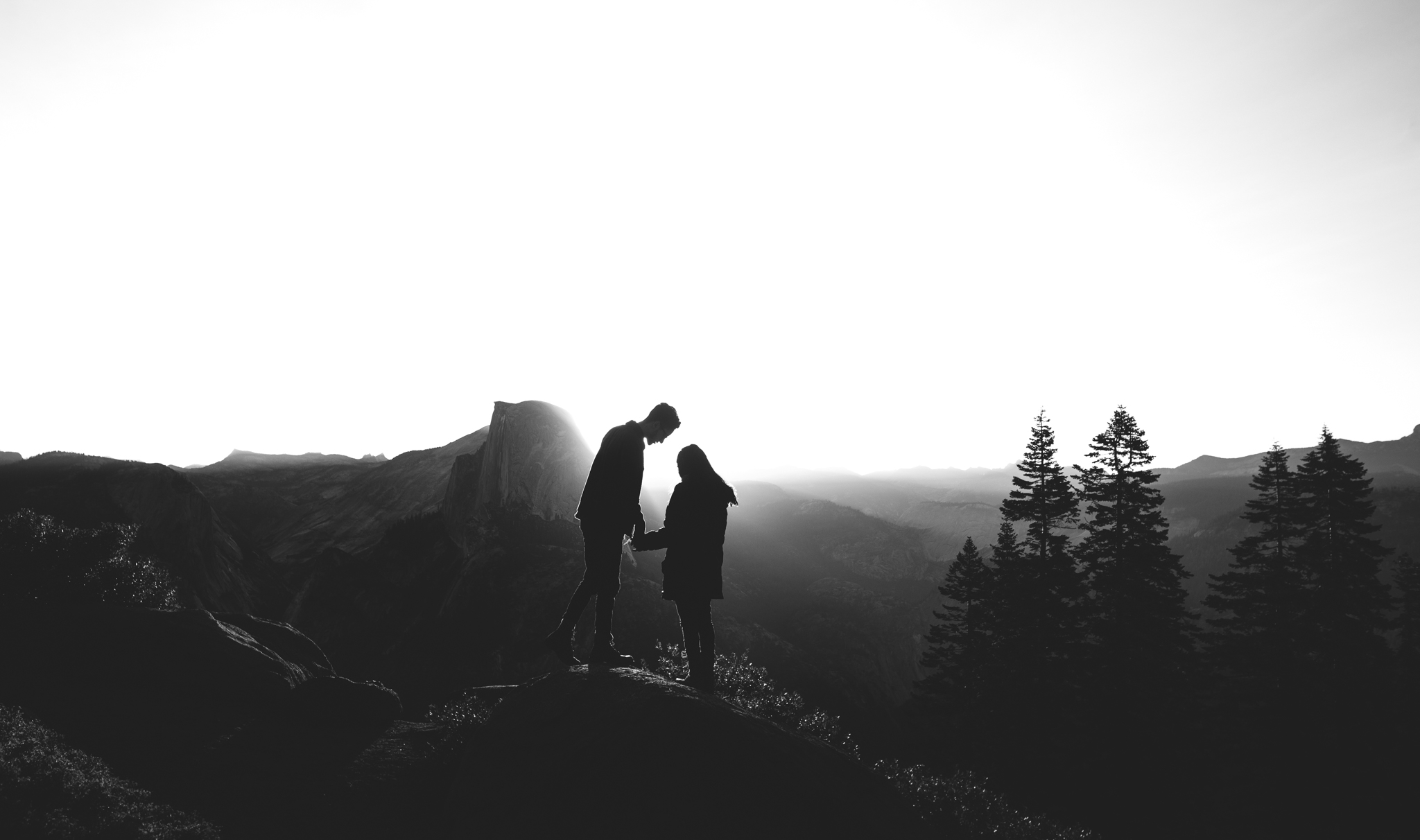 ©Isaiah & Taylor Photography - Los Angeles Destination Wedding Photographer - Yosemite National Park Hiking Adventure Engagement - Glacier Point Sunrise-015.jpg