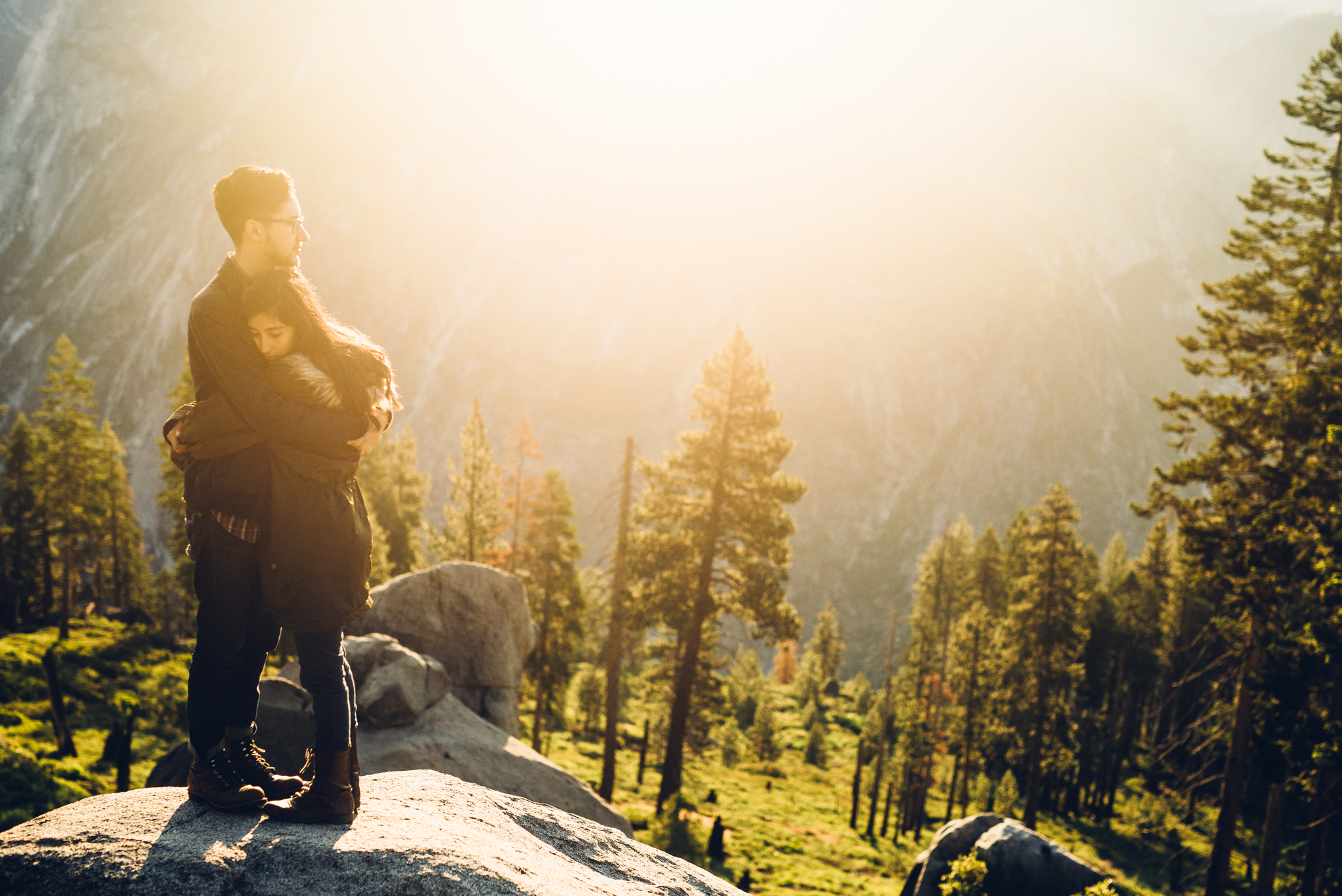 ©Isaiah & Taylor Photography - Los Angeles Destination Wedding Photographer - Yosemite National Park Hiking Adventure Engagement - Glacier Point Sunrise-021.jpg