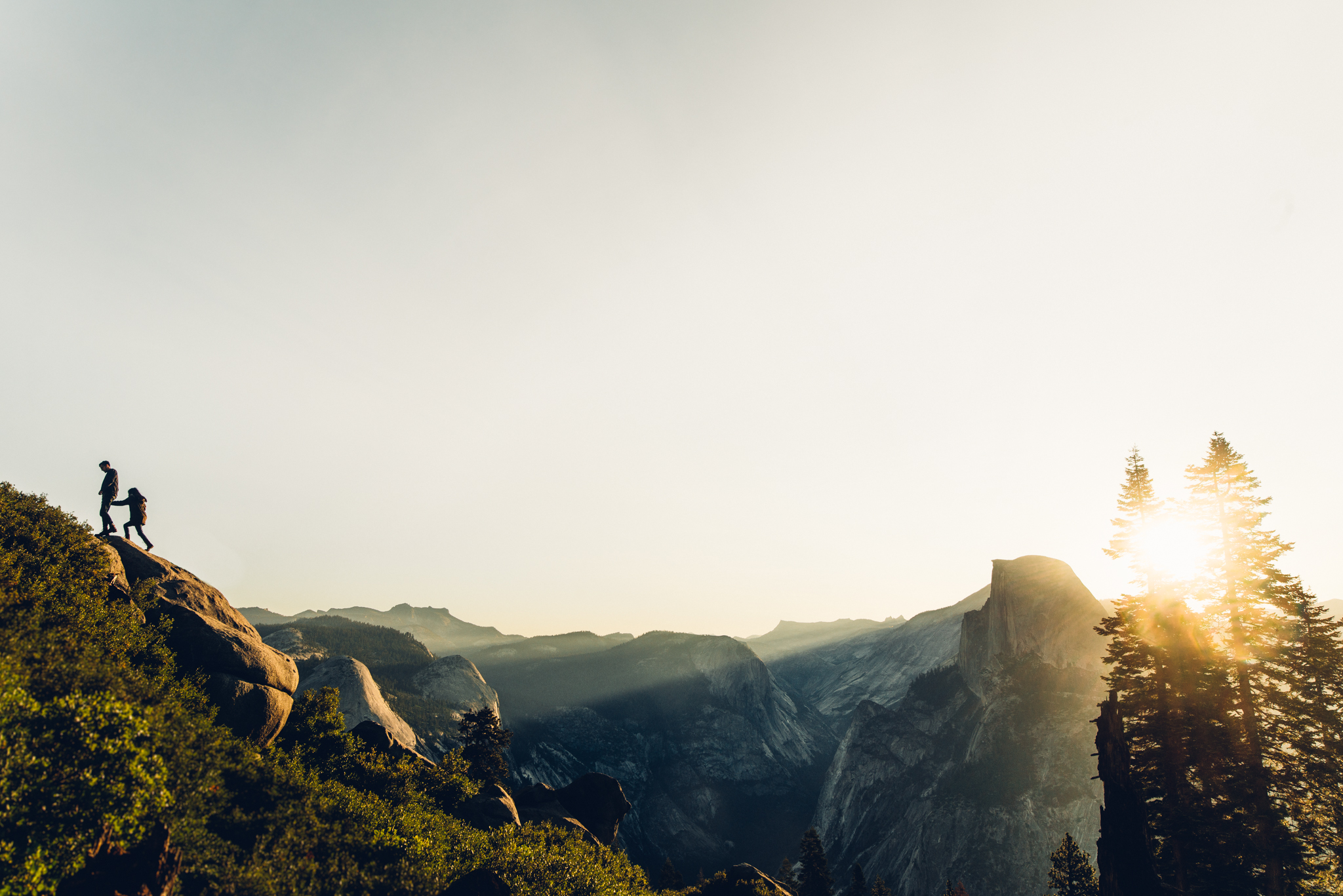 ©Isaiah & Taylor Photography - Los Angeles Destination Wedding Photographer - Yosemite National Park Hiking Adventure Engagement - Glacier Point Sunrise-027.jpg