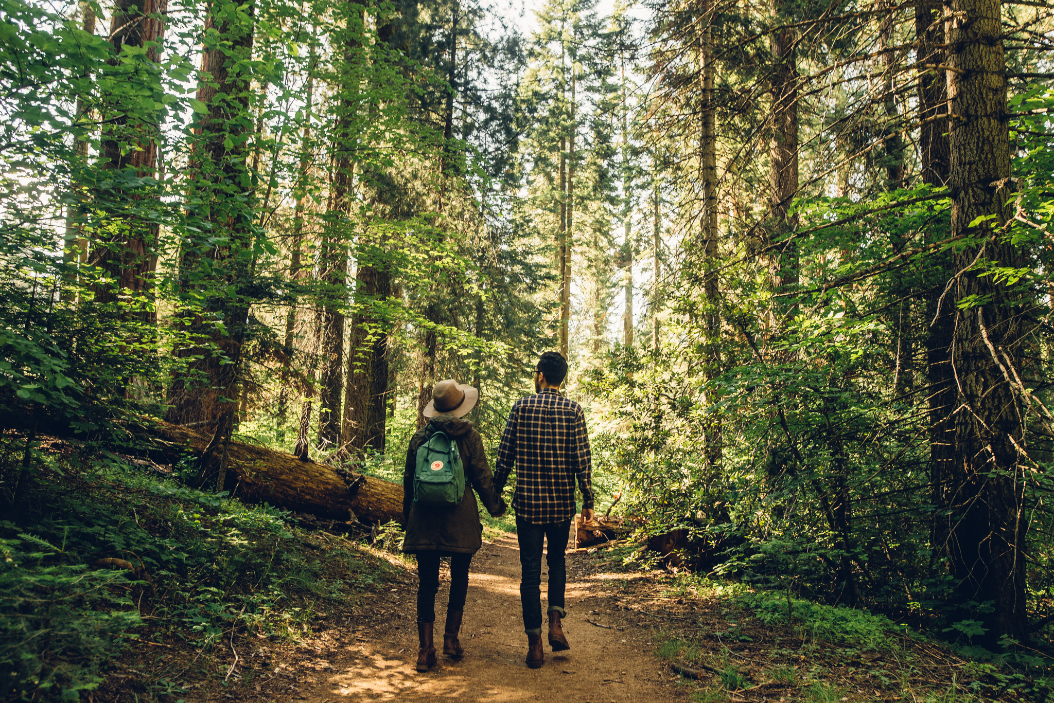 ©Isaiah & Taylor Photography - Los Angeles Destination Wedding Photographer - Yosemite National Park Hiking Adventure Engagement - Glacier Point Sunrise-028.jpg