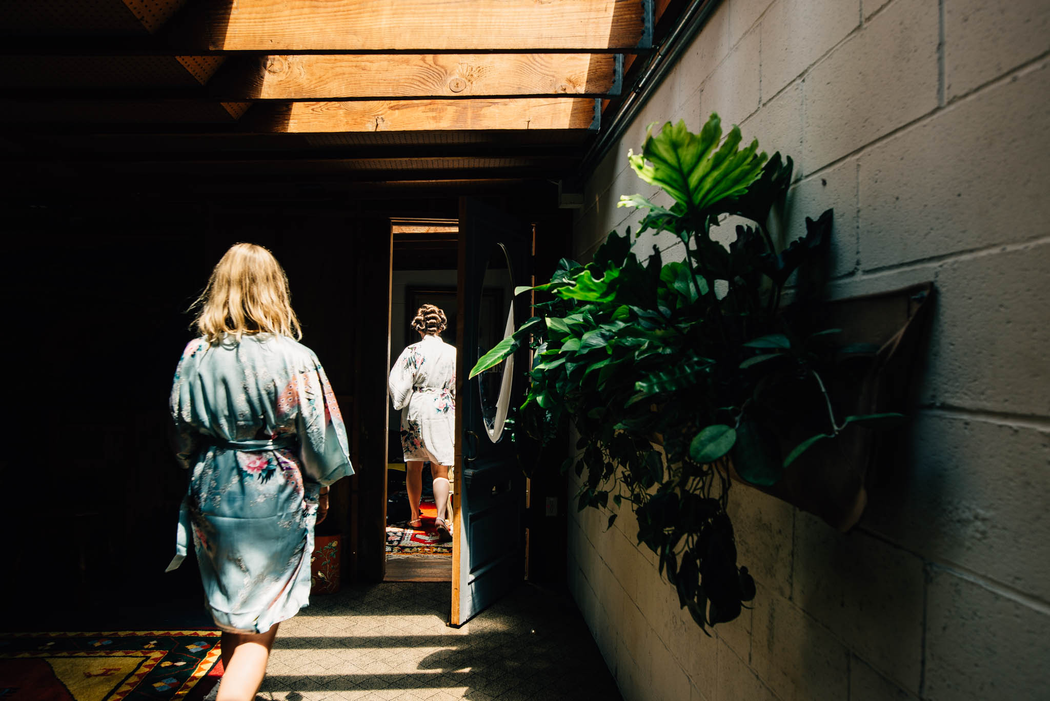 ©Isaiah & Taylor Photography - Los Angeles Wedding Photographer - Urban Downtown Warehouse Wedding- Smog Shoppe, Culver City-9.jpg