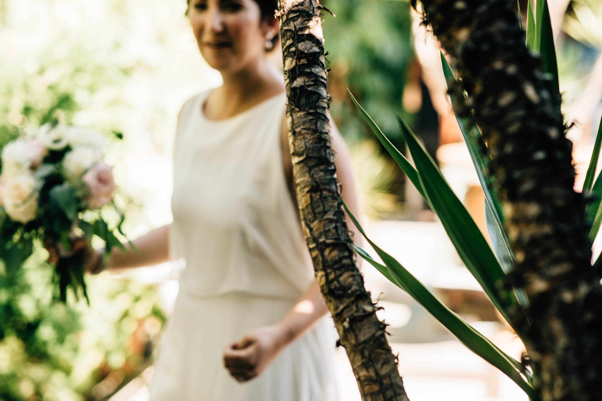 ©Isaiah & Taylor Photography - Los Angeles Wedding Photographer - Urban Downtown Warehouse Wedding- Smog Shoppe, Culver City-23.jpg