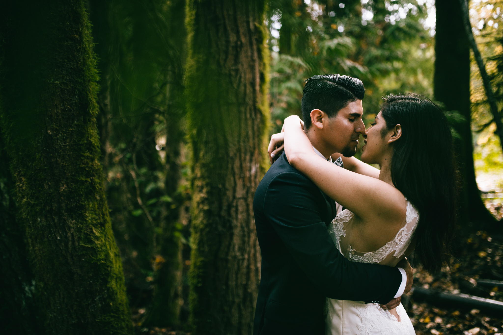 ©Isaiah & Taylor Photography - Los Angeles Wedding - Snoqualmie, Washington Honeymoon-042.jpg