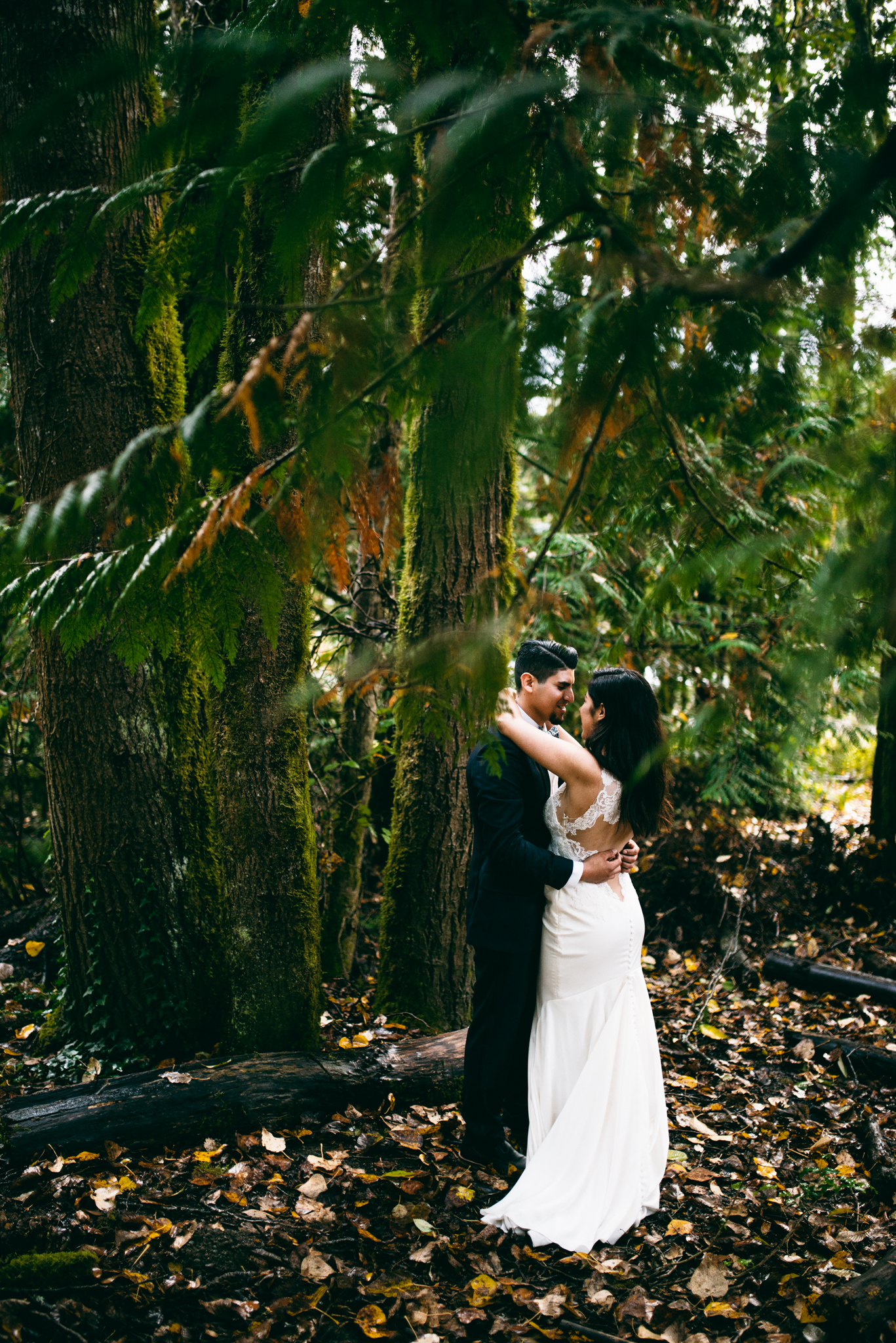 ©Isaiah & Taylor Photography - Los Angeles Wedding - Snoqualmie, Washington Honeymoon-043.jpg