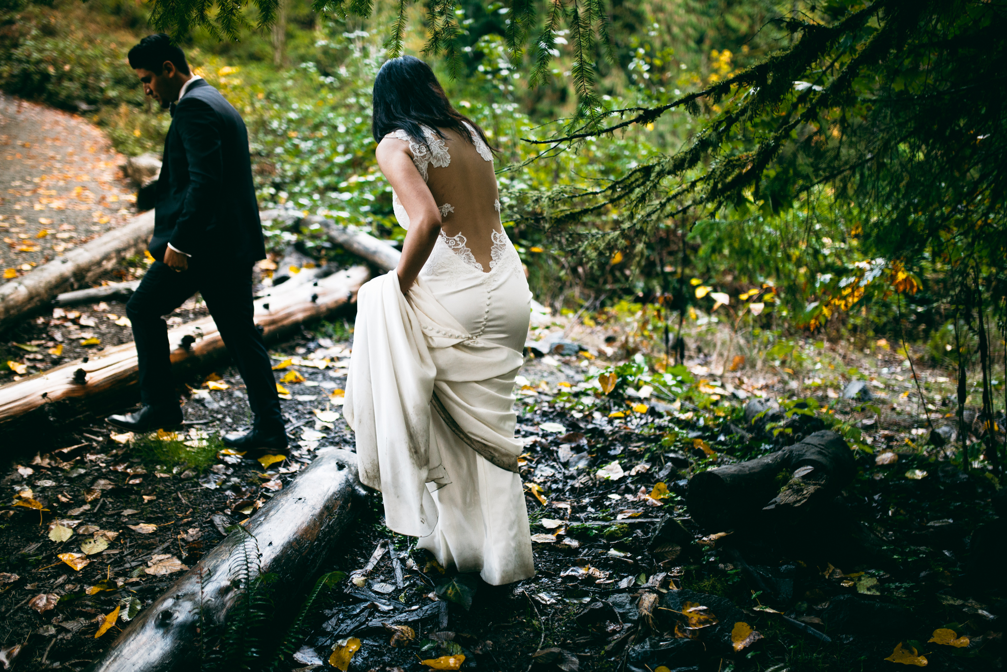 ©Isaiah & Taylor Photography - Los Angeles Wedding - Snoqualmie, Washington Honeymoon-047.jpg