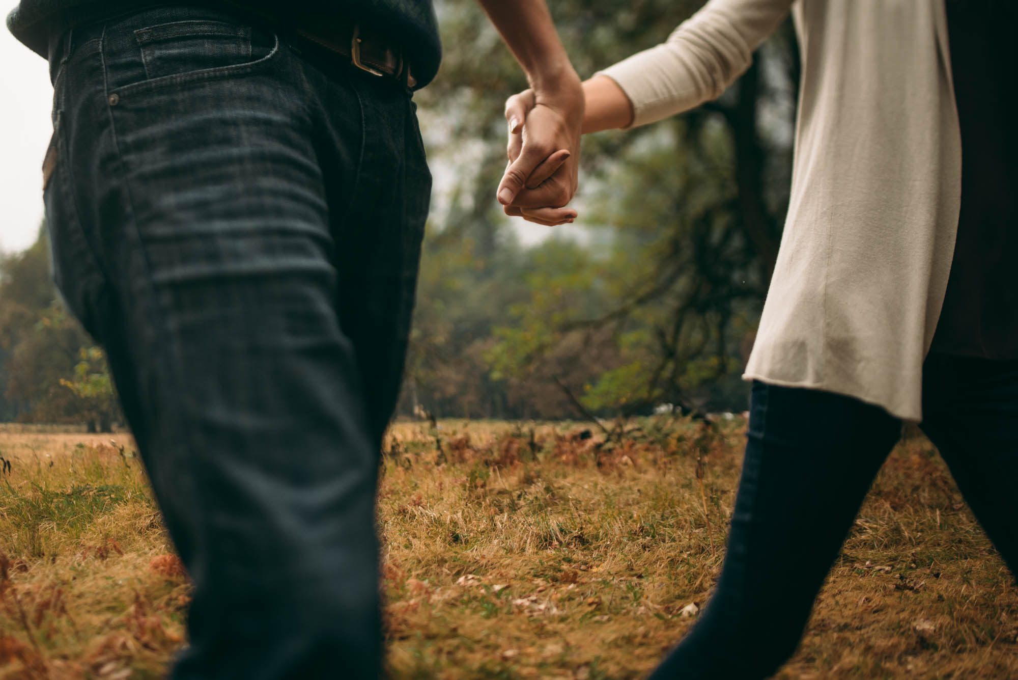 ©Isaiah & Taylor Photography - Stormy Cliffside Engagement, Yosemite California-13.jpg