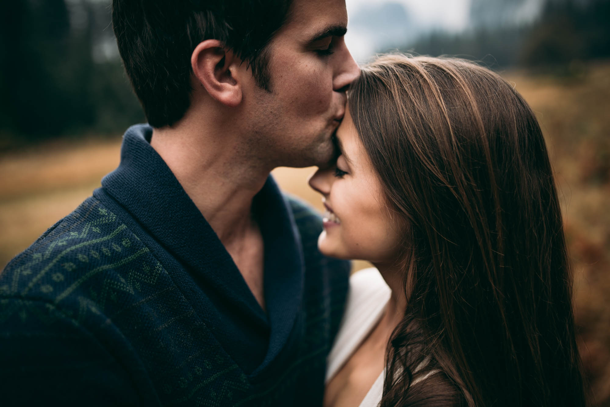 ©Isaiah & Taylor Photography - Stormy Cliffside Engagement, Yosemite California-16.jpg