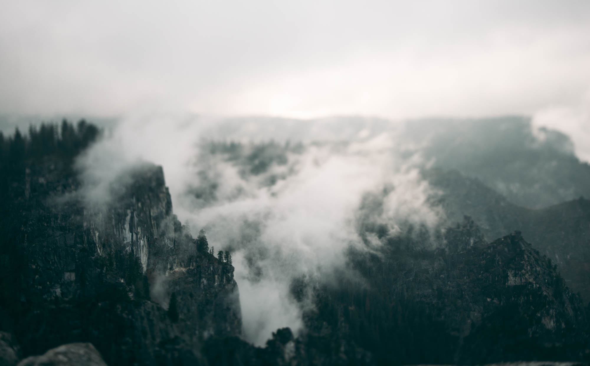 ©Isaiah & Taylor Photography - Stormy Cliffside Engagement, Yosemite California-23.jpg