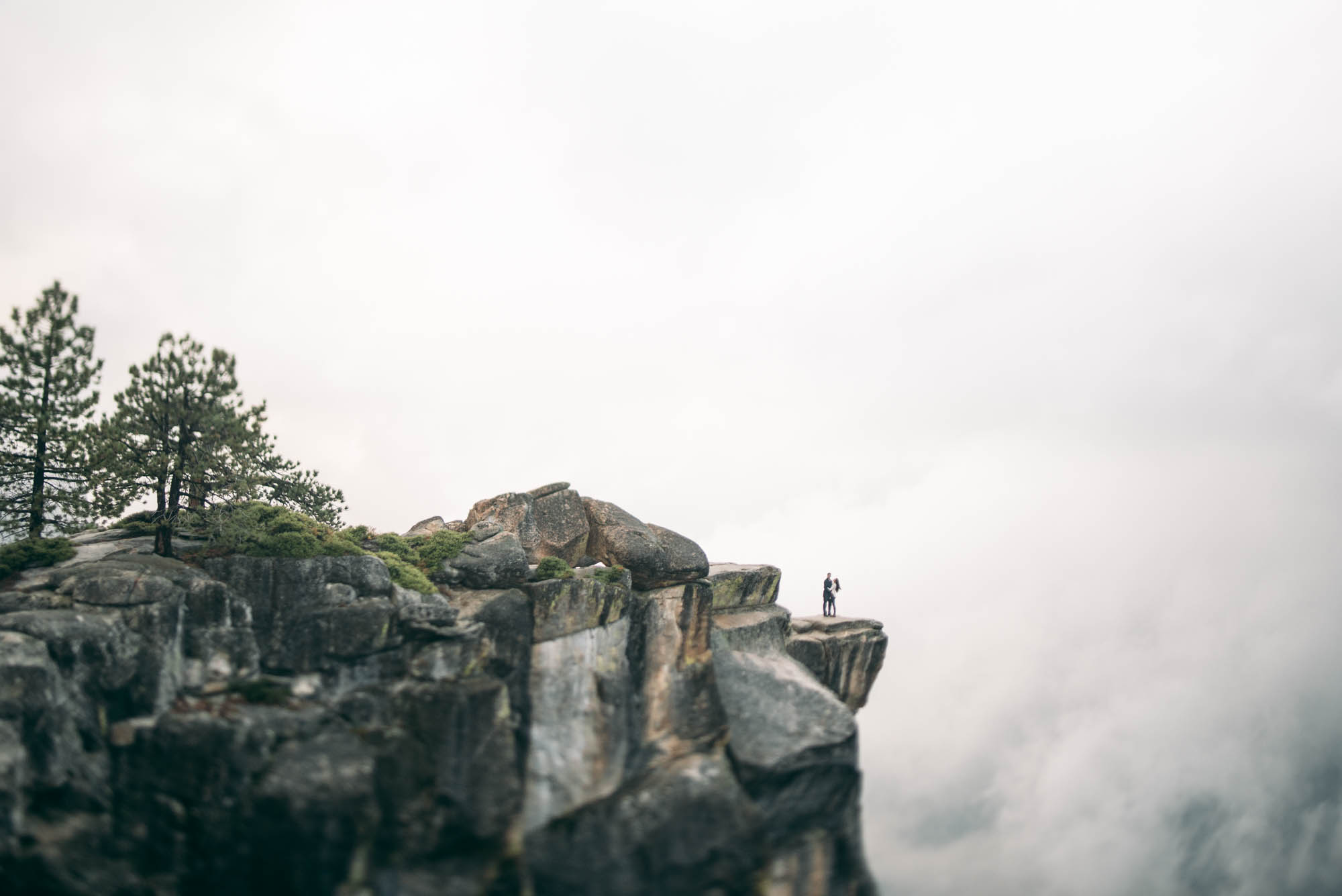 ©Isaiah & Taylor Photography - Stormy Cliffside Engagement, Yosemite California-44.jpg