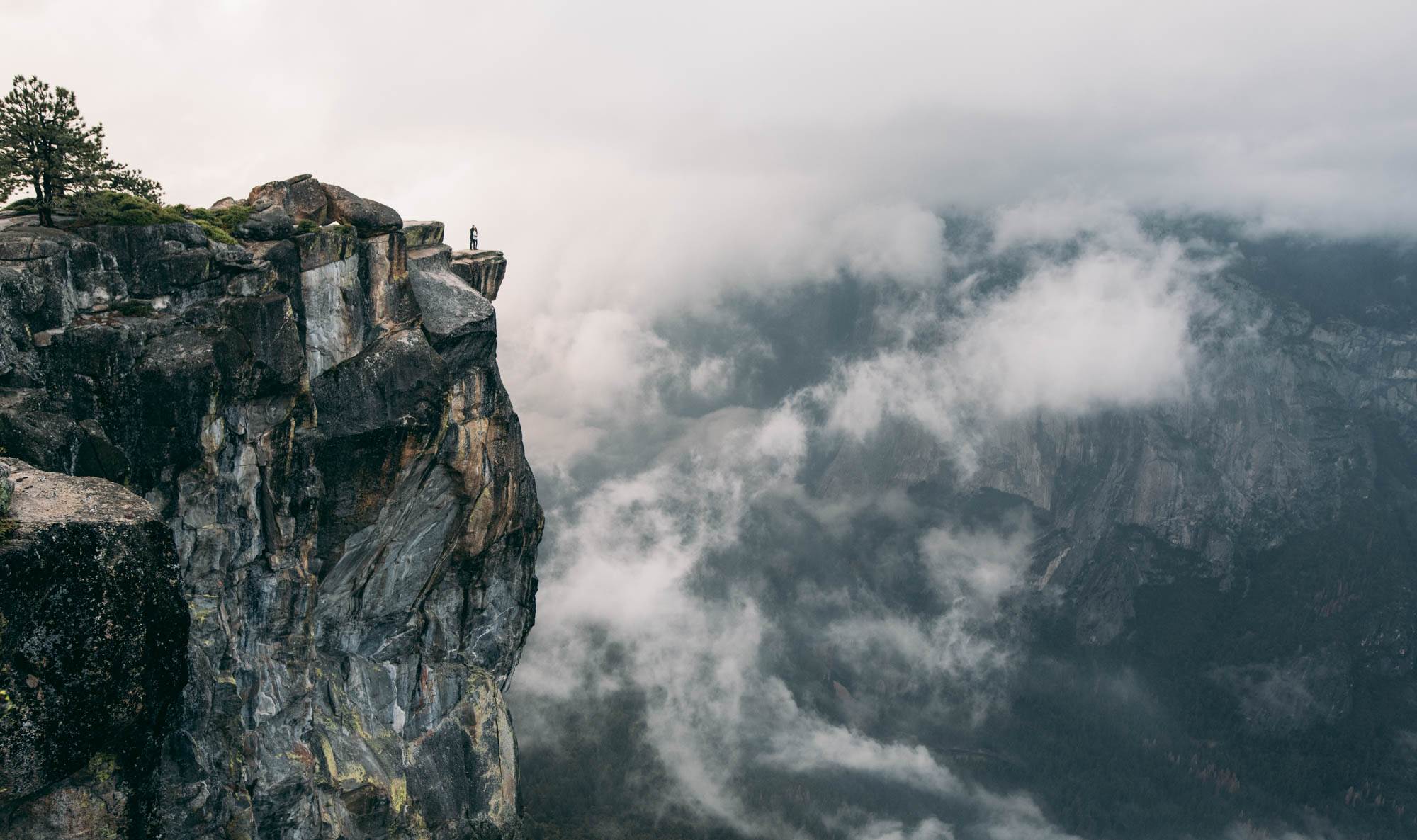 ©Isaiah & Taylor Photography - Stormy Cliffside Engagement, Yosemite California-46.jpg