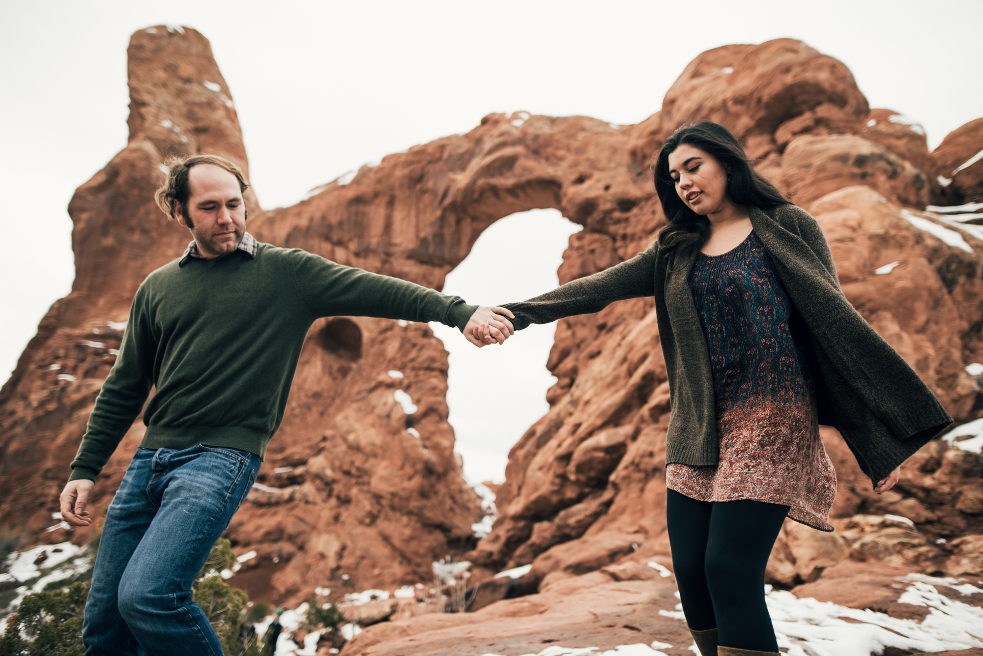 ©Isaiah & Taylor Photography - Arches National Park Adventure Engagement, Moab Utah-024.jpg