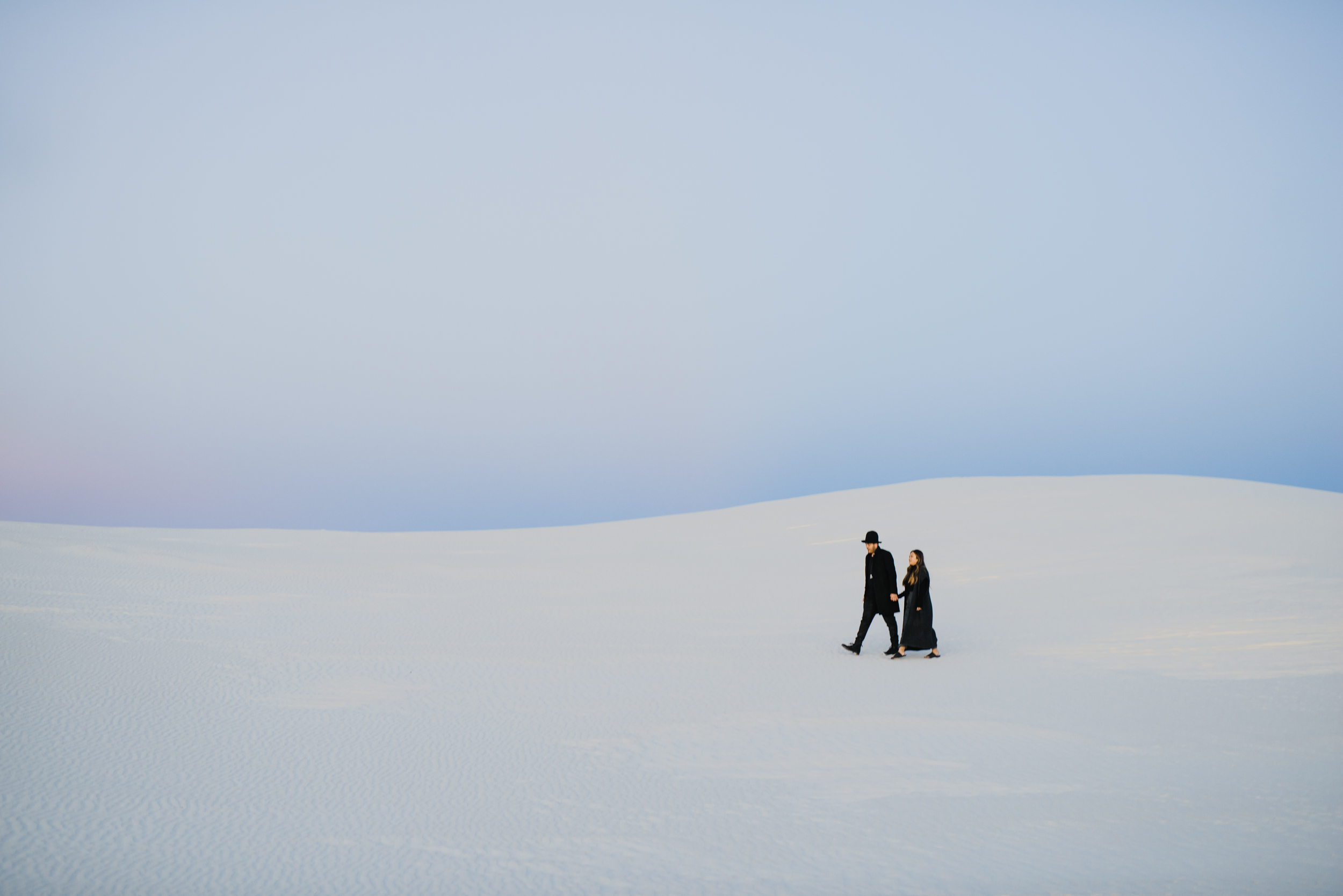 ©Isaiah & Taylor Photography - White Sands Natioanl Monument, New Mexico Engagement-070.jpg