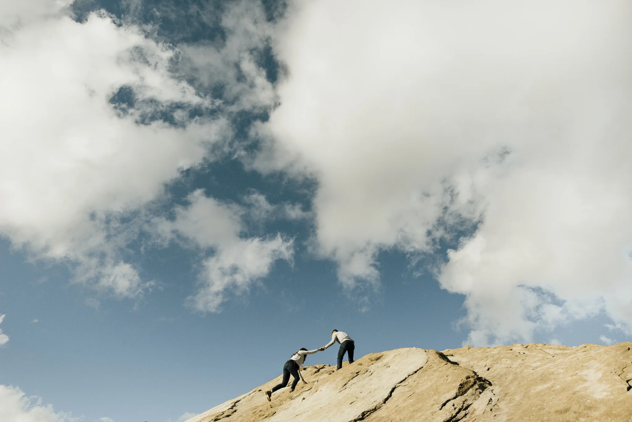 ©Isaiah-&-Taylor-Photography---Vasquez-Rocks-Engagement-019.jpg