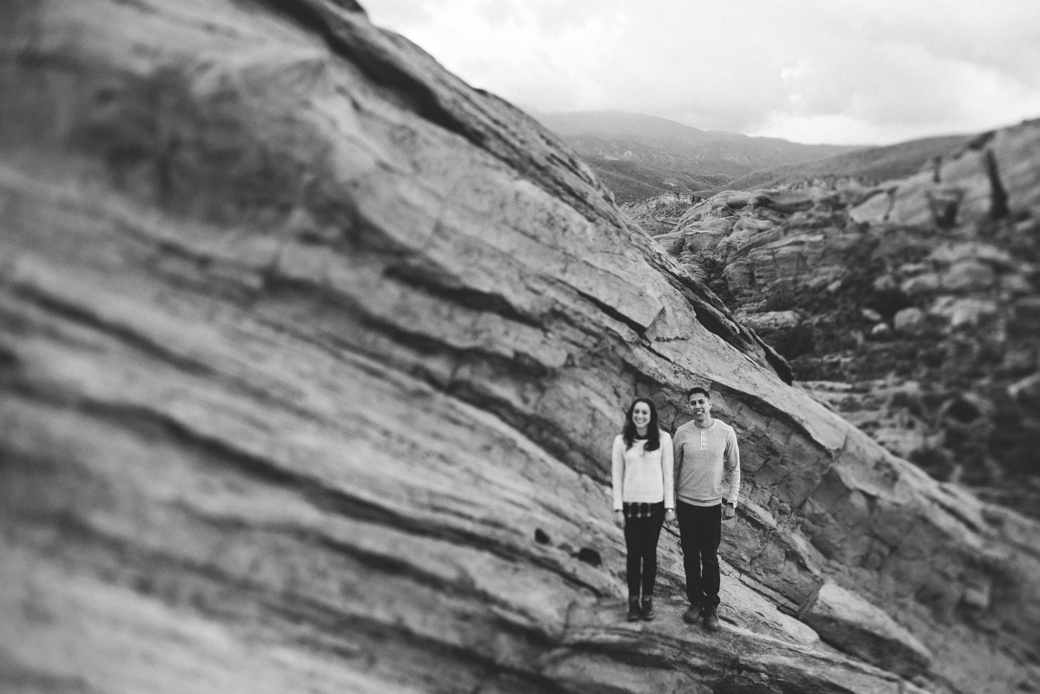 ©Isaiah-&-Taylor-Photography---Vasquez-Rocks-Engagement-035.jpg