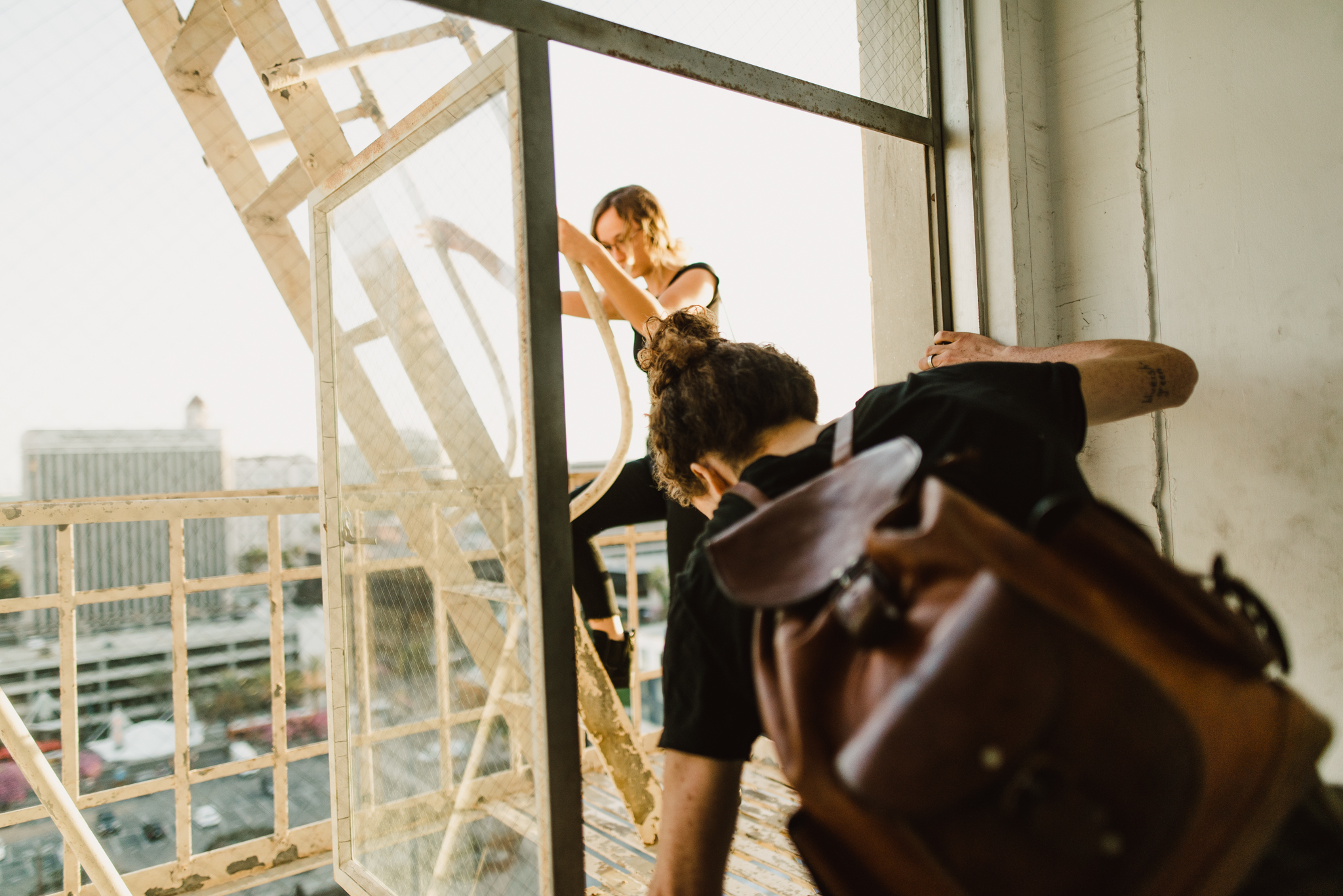 ©Isaiah-&-Taylor-Photography---Urban-Rooftop-Engagement,-Los-Angeles-Wedding-Photographer-004.jpg