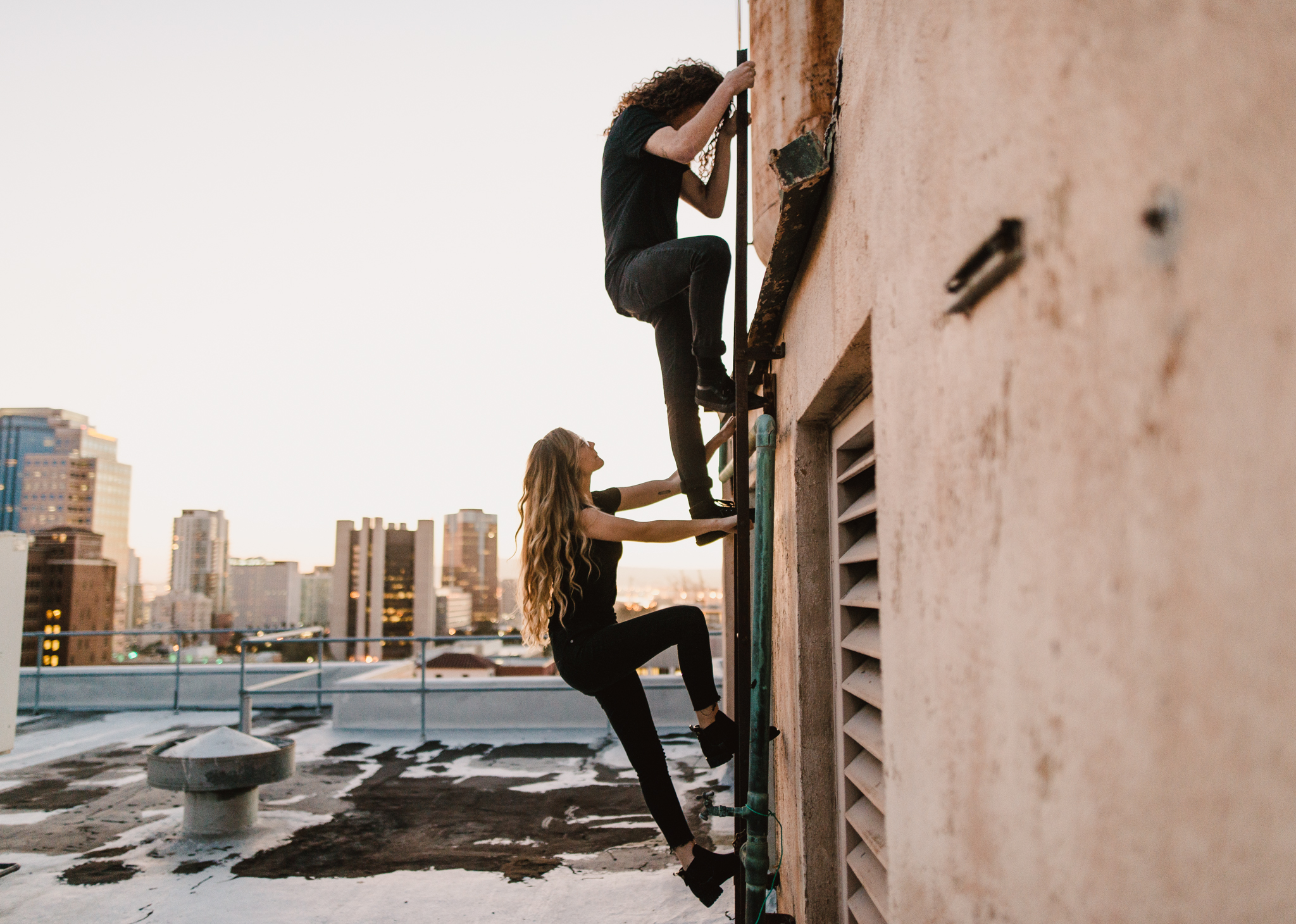 ©Isaiah-&-Taylor-Photography---Urban-Rooftop-Engagement,-Los-Angeles-Wedding-Photographer-049.jpg