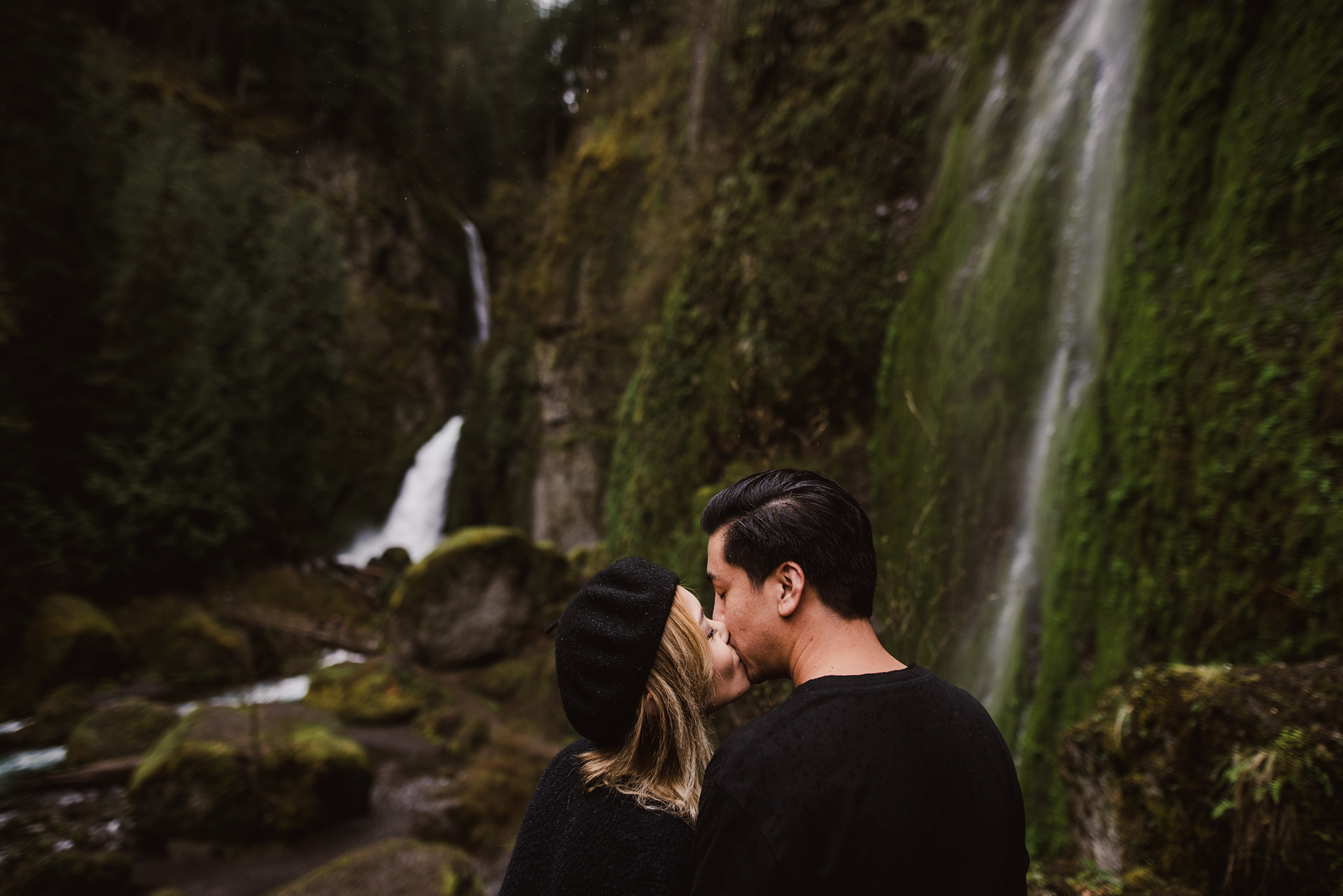 ©Isaiah-&-Taylor-Photography---Columbia-River-Gorge-Engagement,-Portland-Oregon-Wedding-Photographer-010.jpg