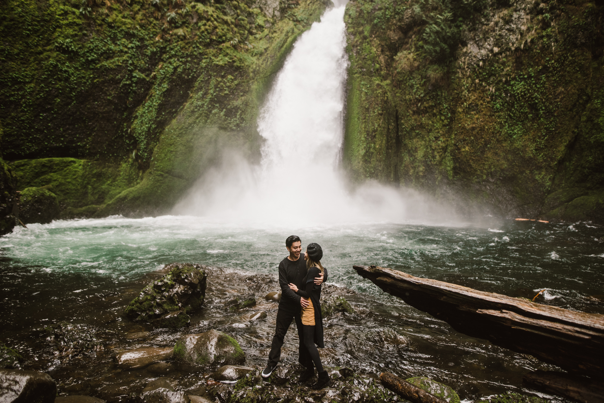 ©Isaiah-&-Taylor-Photography---Columbia-River-Gorge-Engagement,-Portland-Oregon-Wedding-Photographer-017.jpg