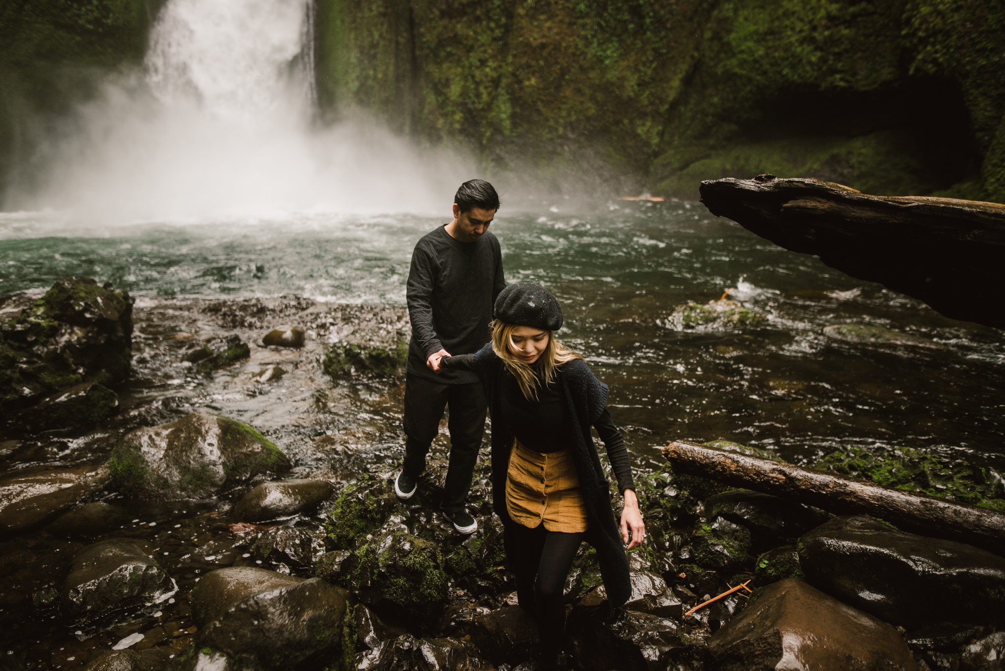 ©Isaiah-&-Taylor-Photography---Columbia-River-Gorge-Engagement,-Portland-Oregon-Wedding-Photographer-023.jpg