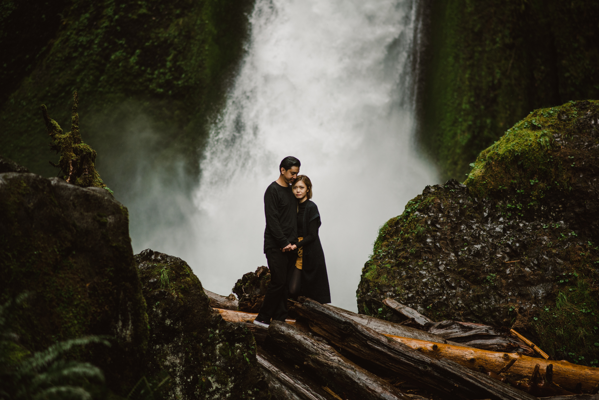 ©Isaiah-&-Taylor-Photography---Columbia-River-Gorge-Engagement,-Portland-Oregon-Wedding-Photographer-029.jpg