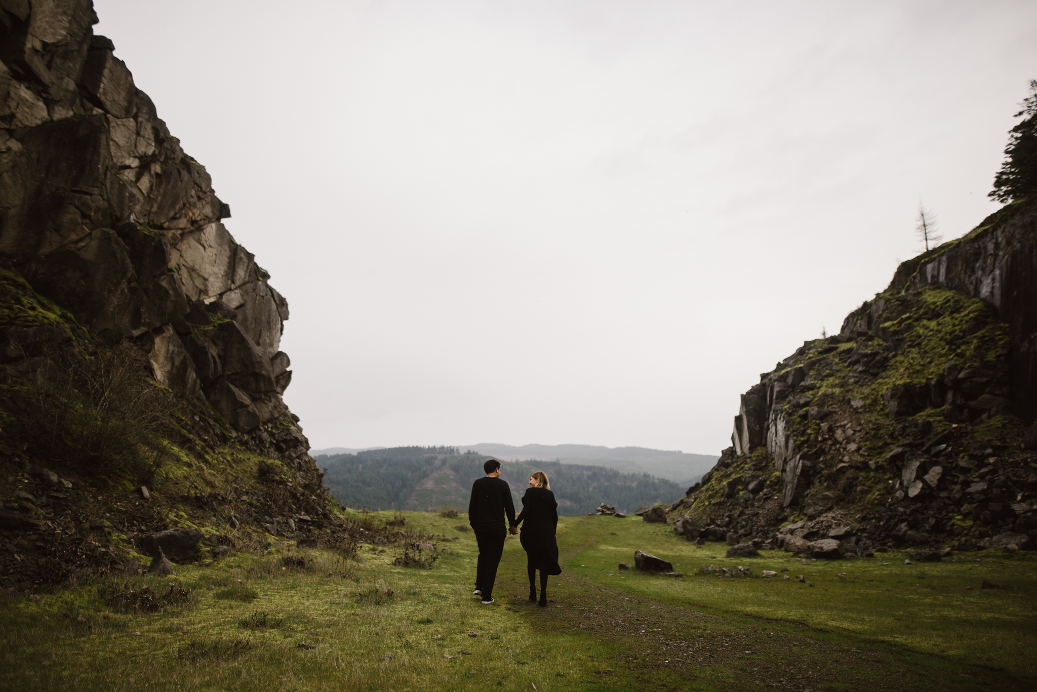 ©Isaiah-&-Taylor-Photography---Columbia-River-Gorge-Engagement,-Portland-Oregon-Wedding-Photographer-047.jpg