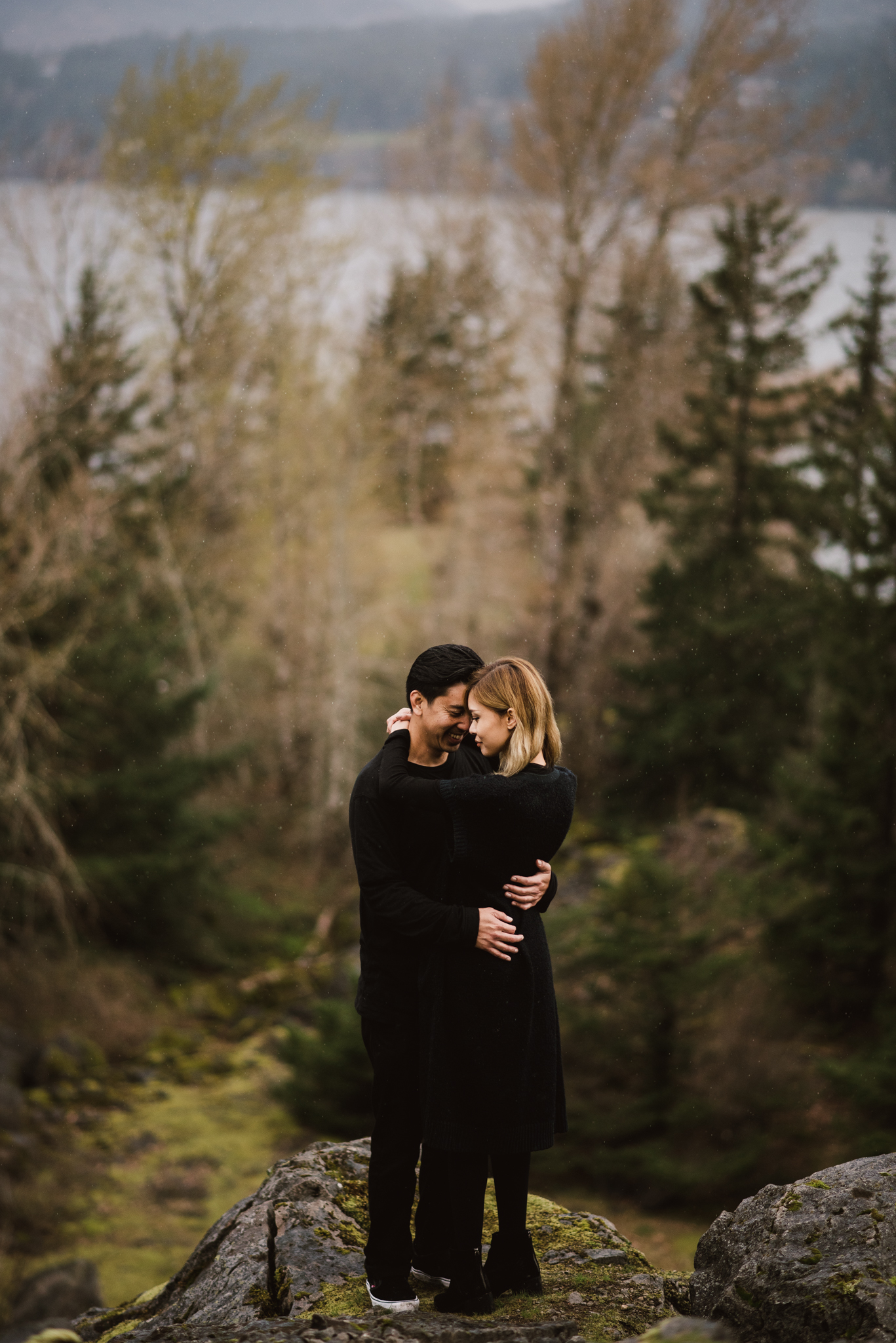 ©Isaiah-&-Taylor-Photography---Columbia-River-Gorge-Engagement,-Portland-Oregon-Wedding-Photographer-052.jpg